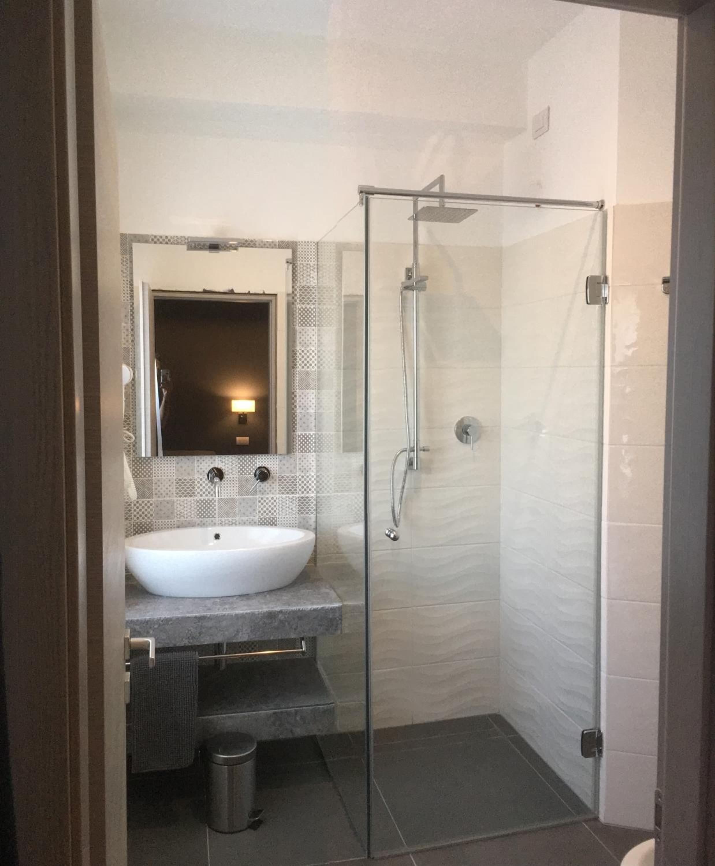 Double Room with Balcony (2 Adults + 1 Child) - Photo 3
