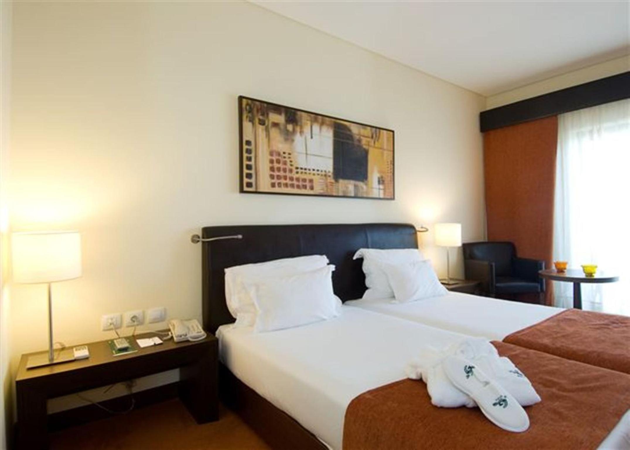 Twin Room - Photo 3