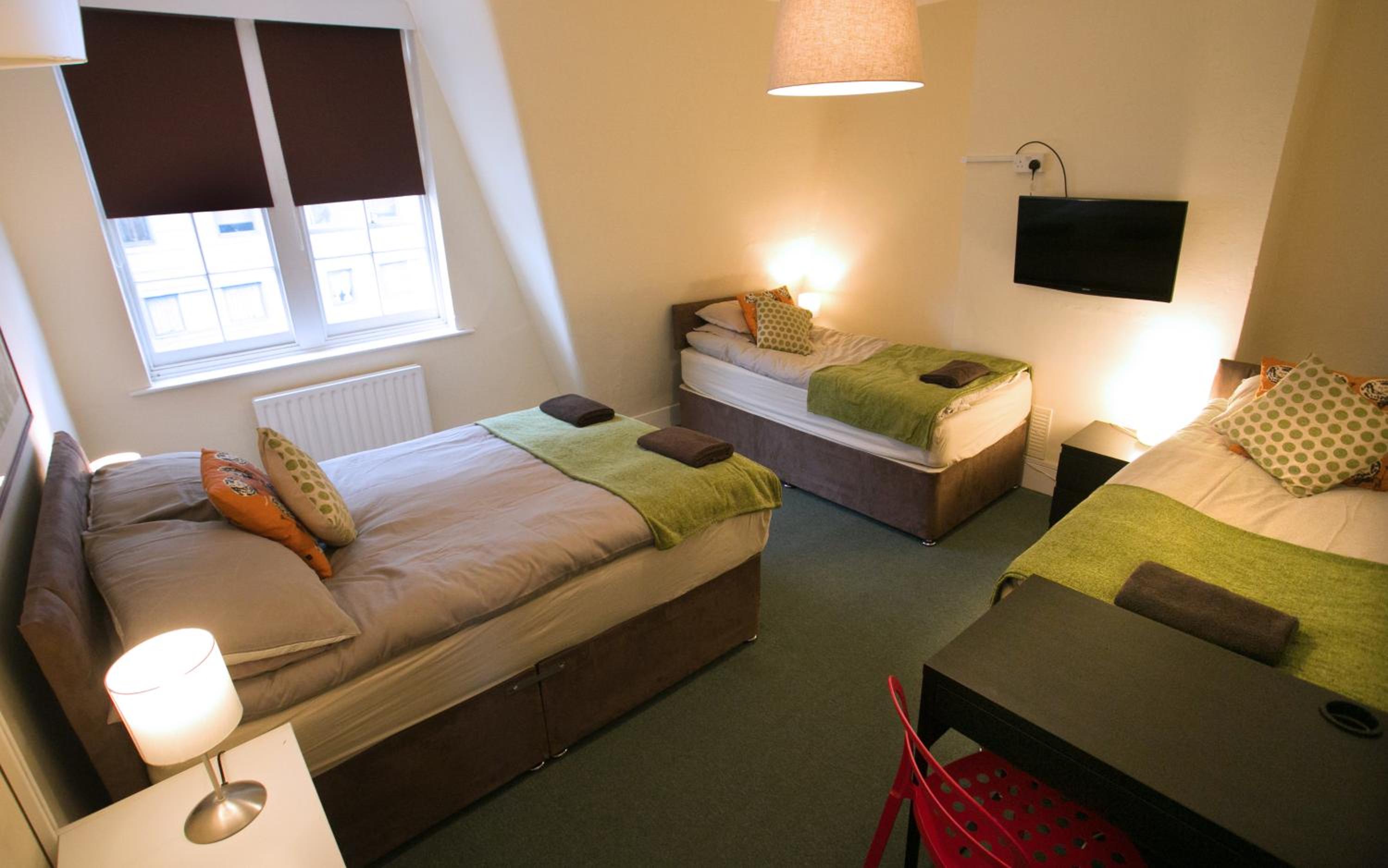 Classic Quadruple Room with Shared Bathroom photo 2