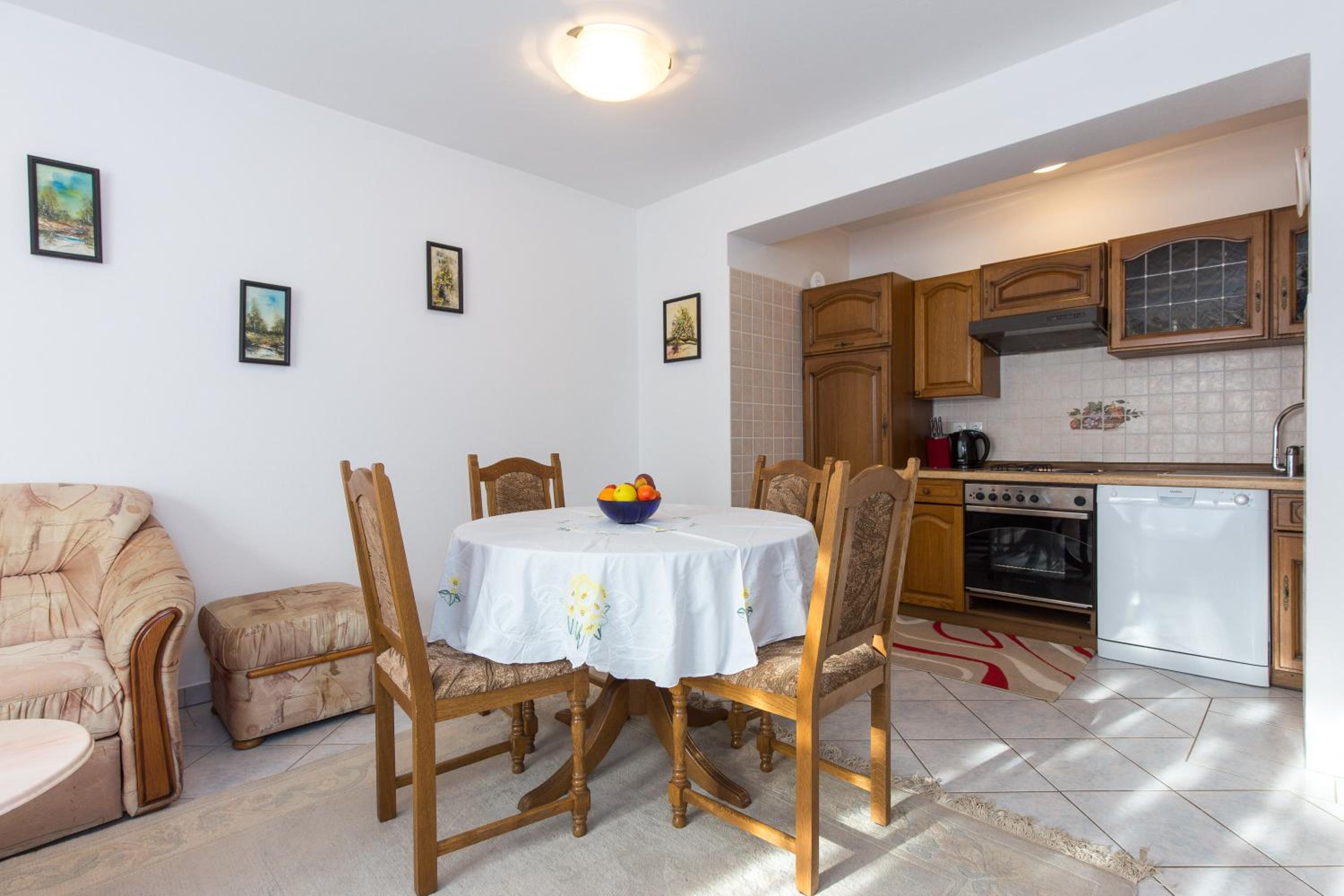 One-Bedroom Apartment with Balcony photo 2