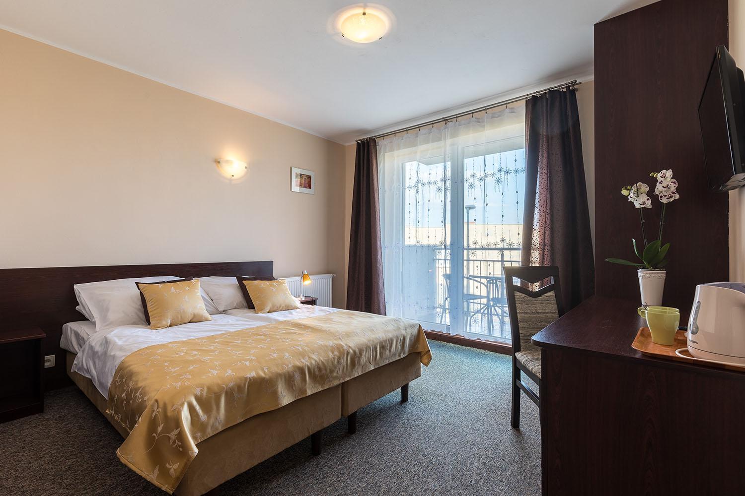 Deluxe Double Room with Balcony photo 2