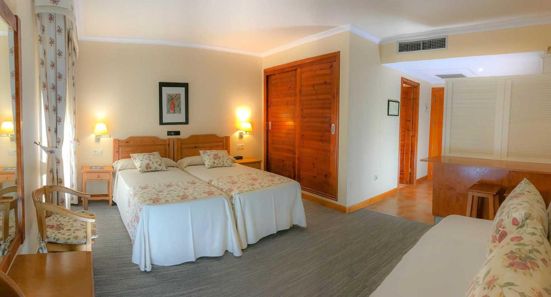 Estudio con Balcón (2 Adultos + 1 Niño)