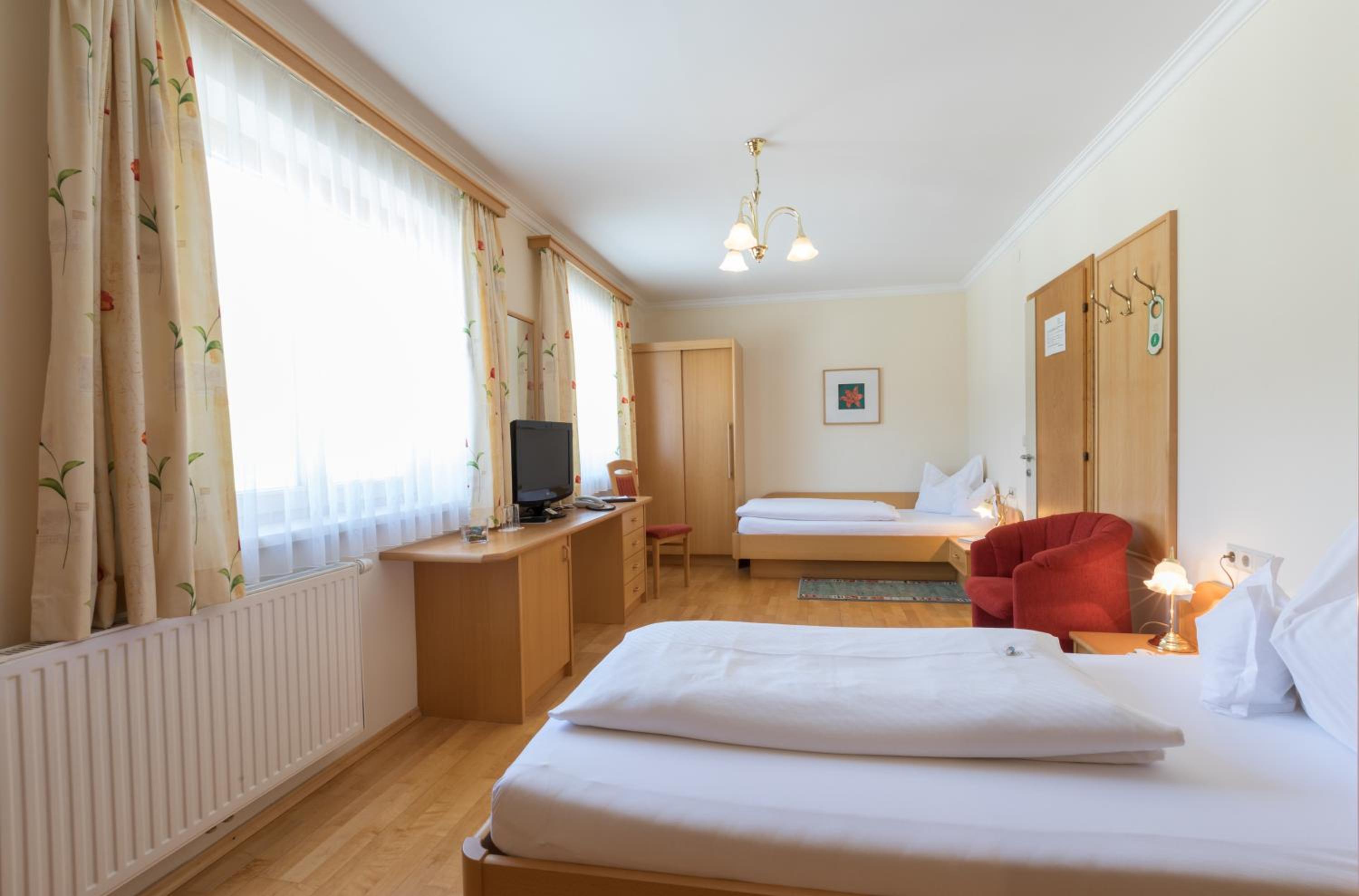 Standard Double Room photo 3