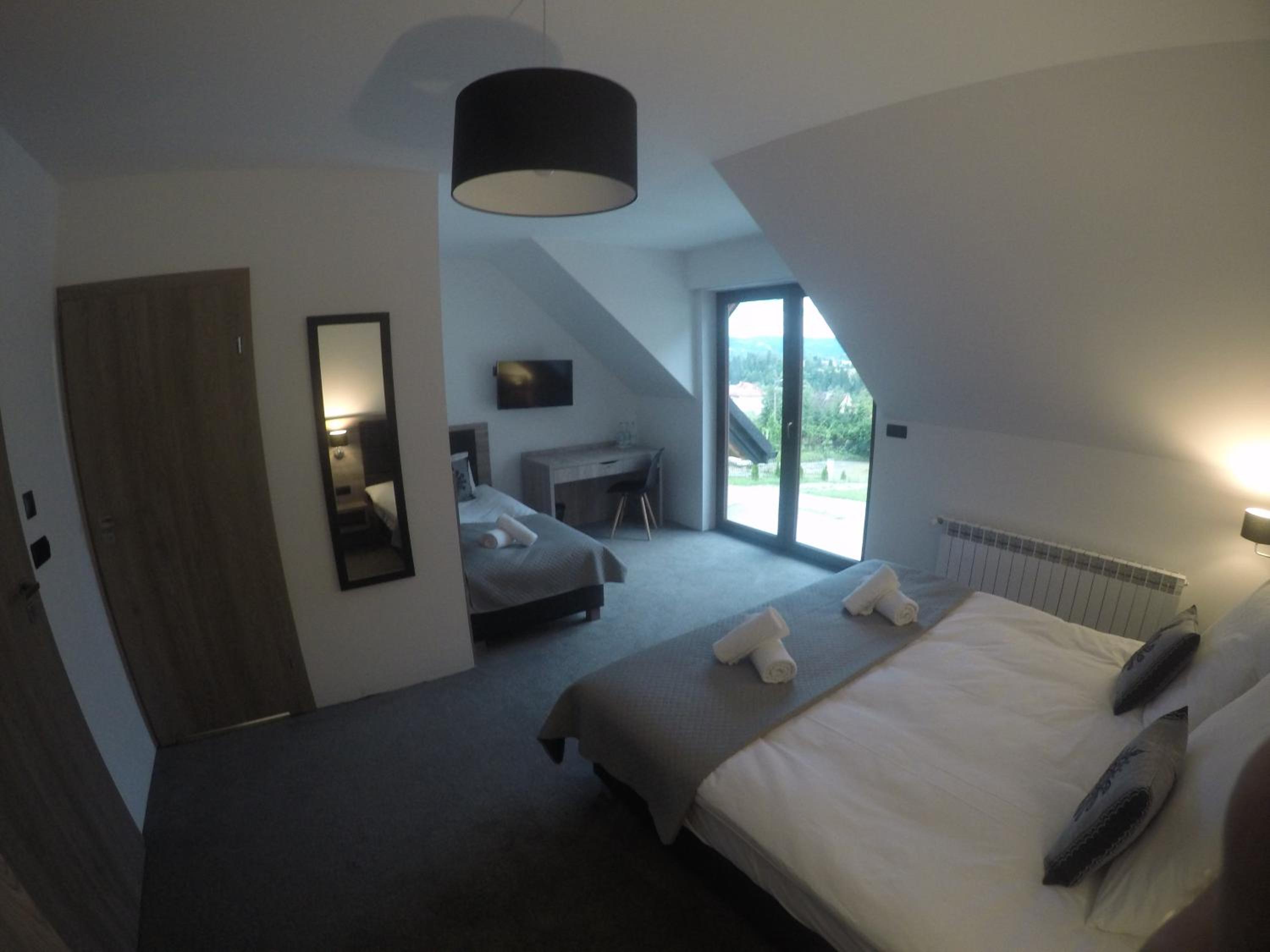 Triple Room with Balcony - Photo 2