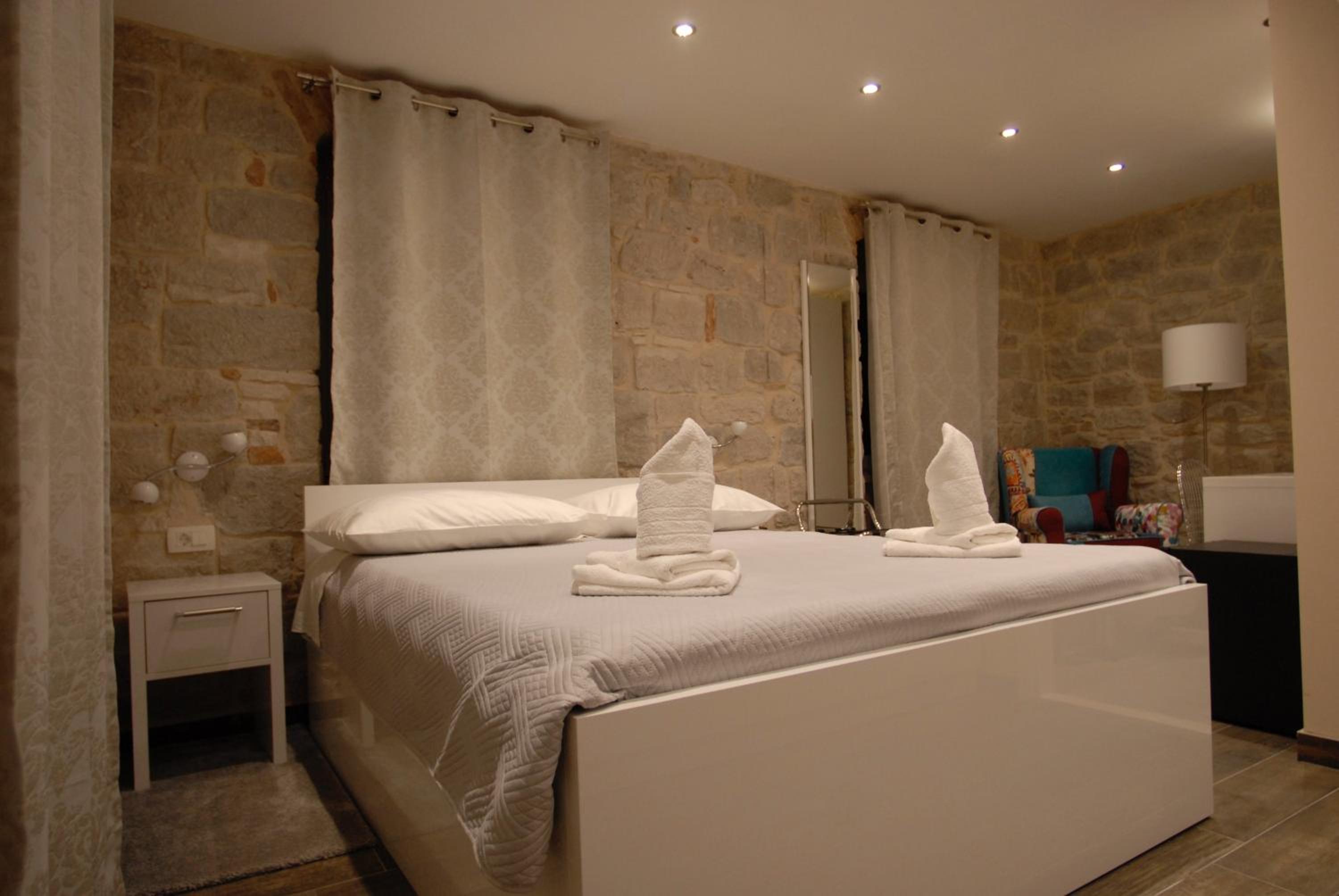 Superior King Room - Photo 32