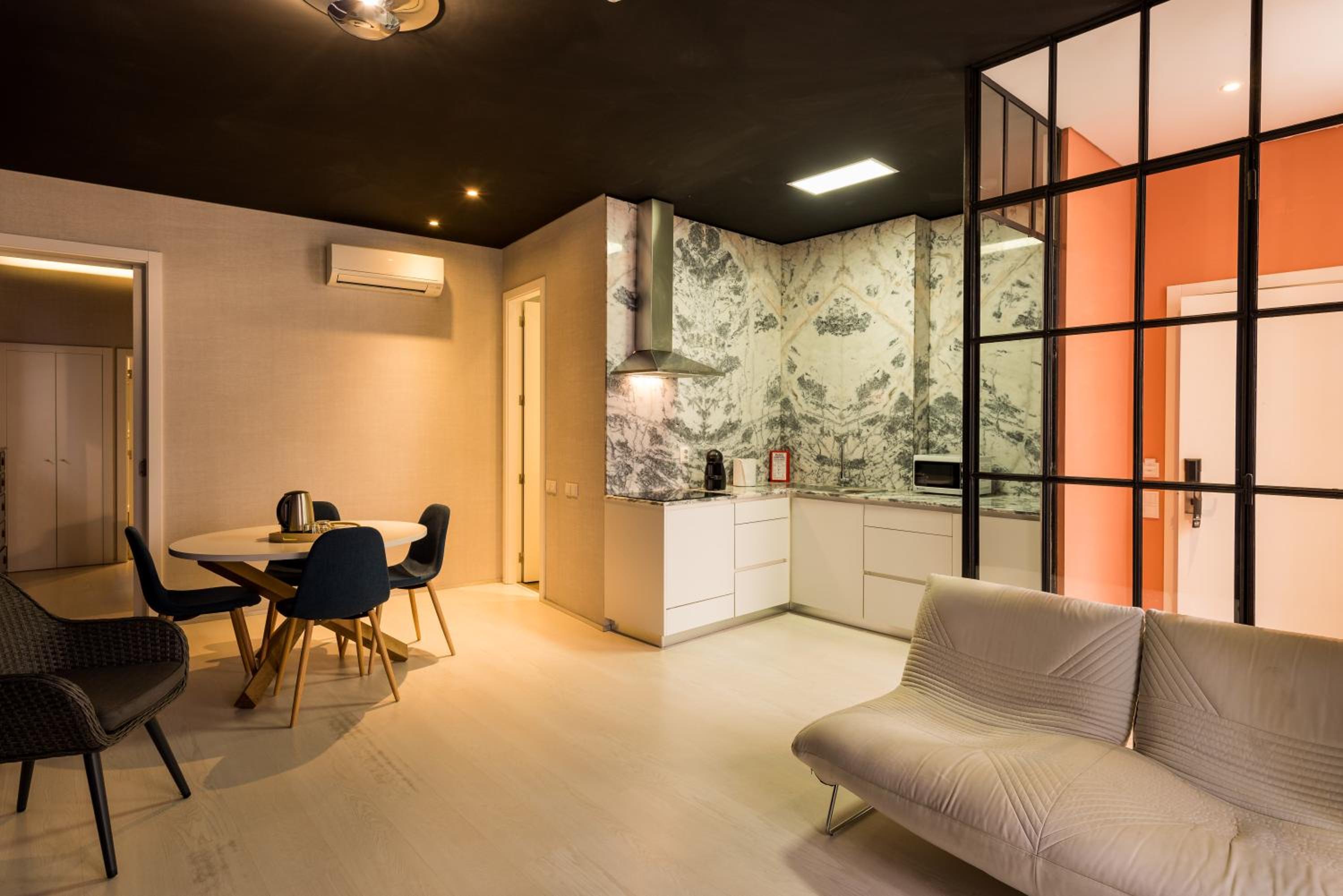 Superior One-Bedroom Apartment photo 1