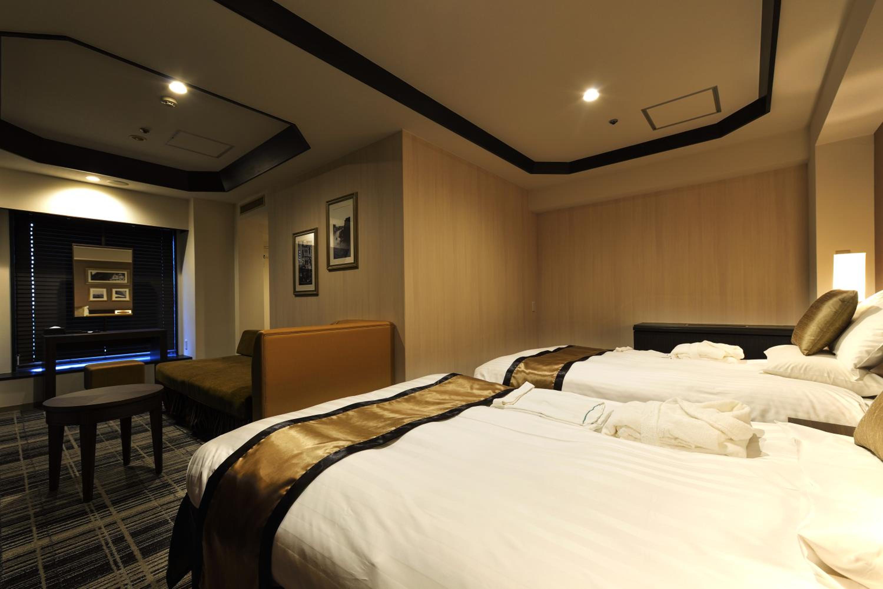 Executive Deluxe Twin Room - Non-Smoking - Photo 2