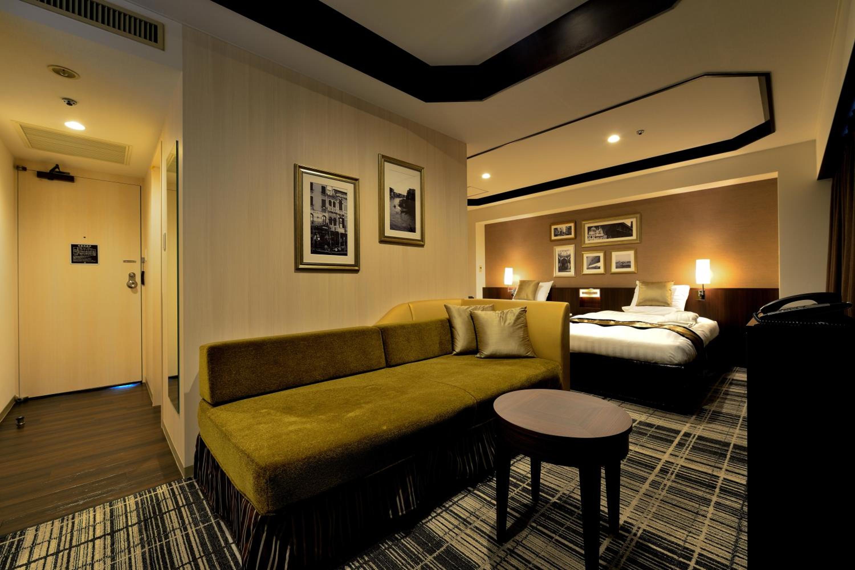 Executive Deluxe Twin Room - Non-Smoking - Photo 3