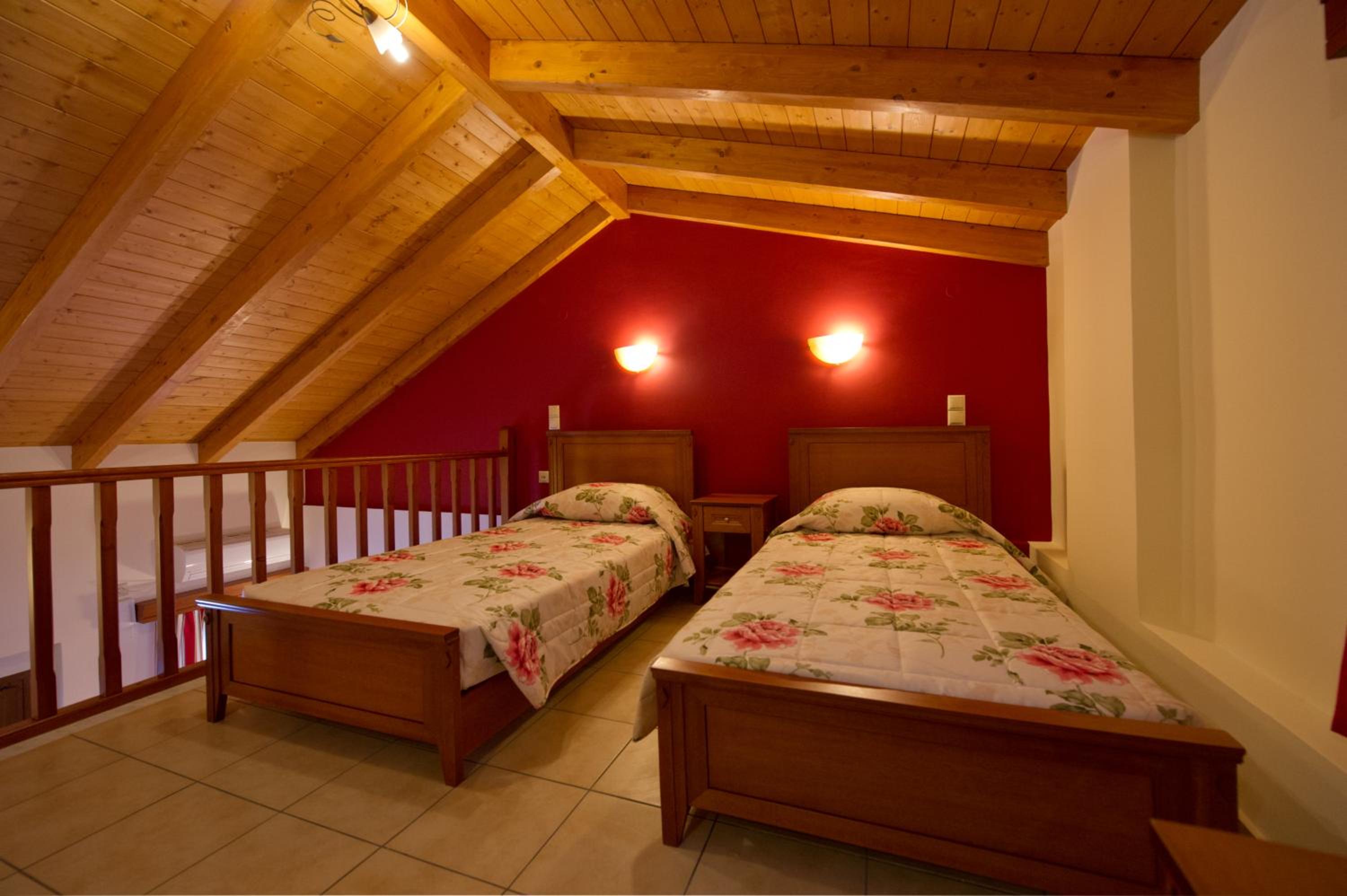 Apartment - Split Level - Photo 13
