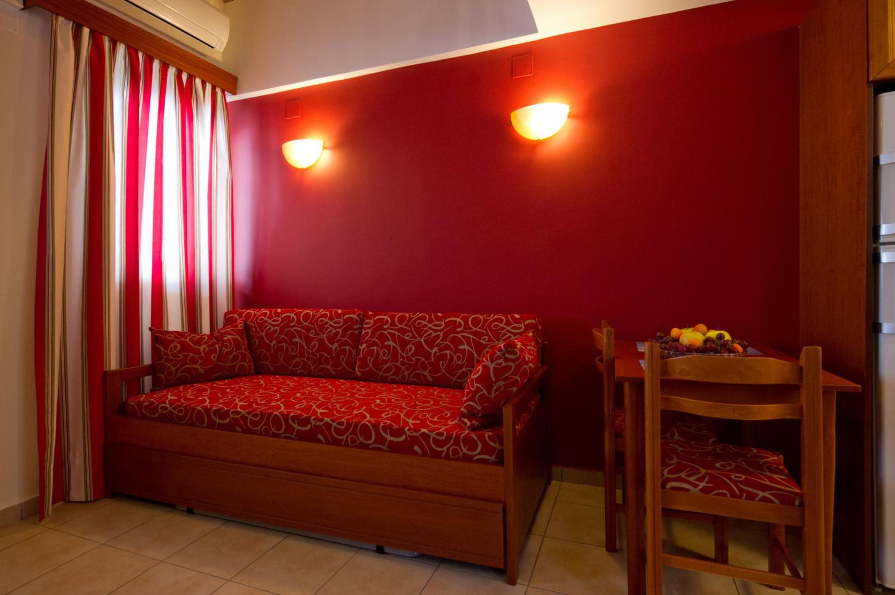 Apartment - Split Level - Photo 3