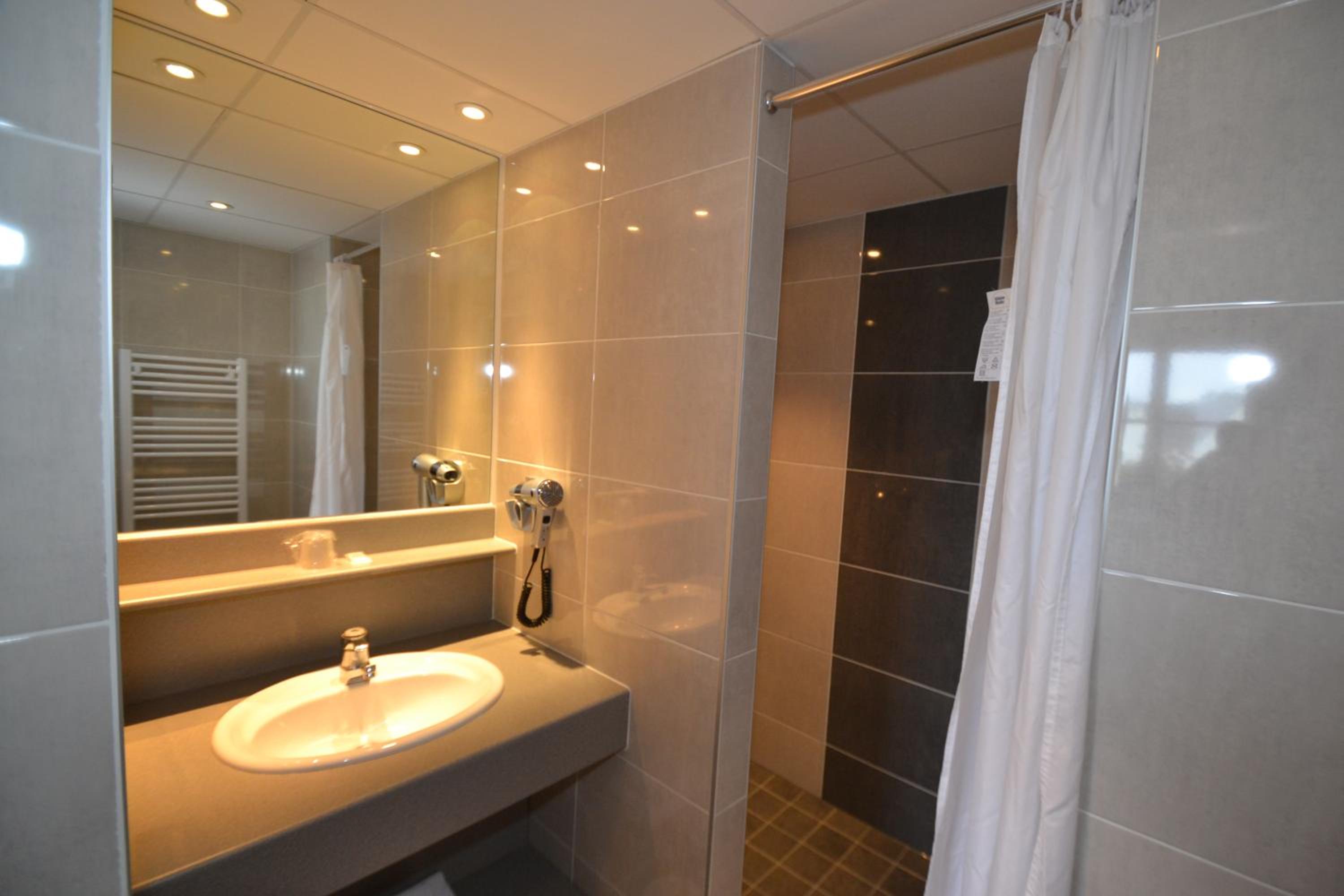Twin Room - Photo 4