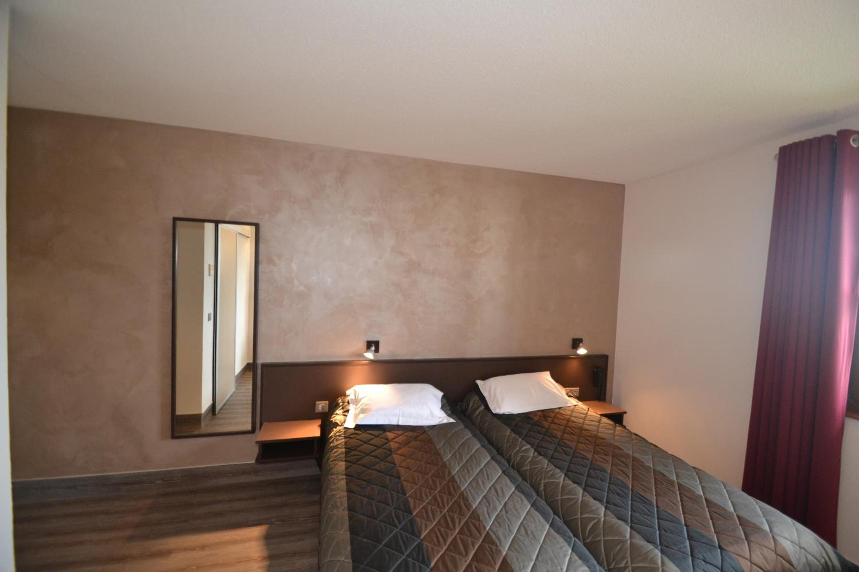 Twin Room - Photo 3
