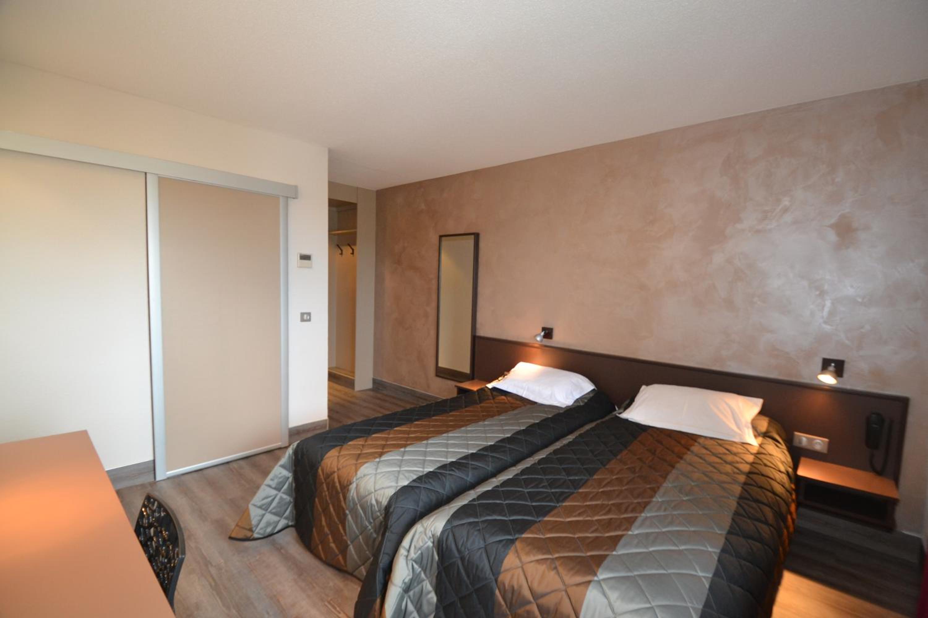 Twin Room - Photo 1