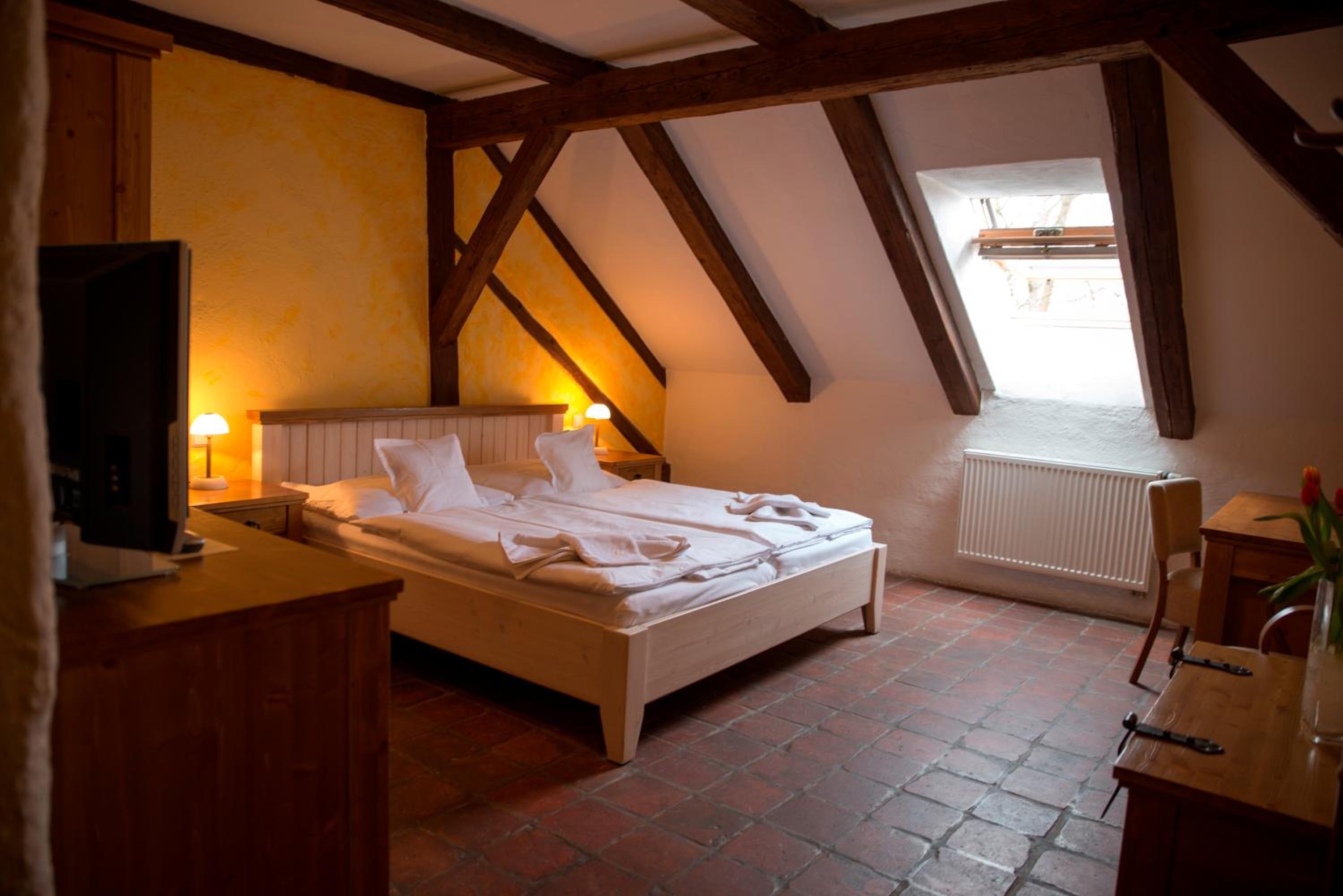 Double Room - Photo 11