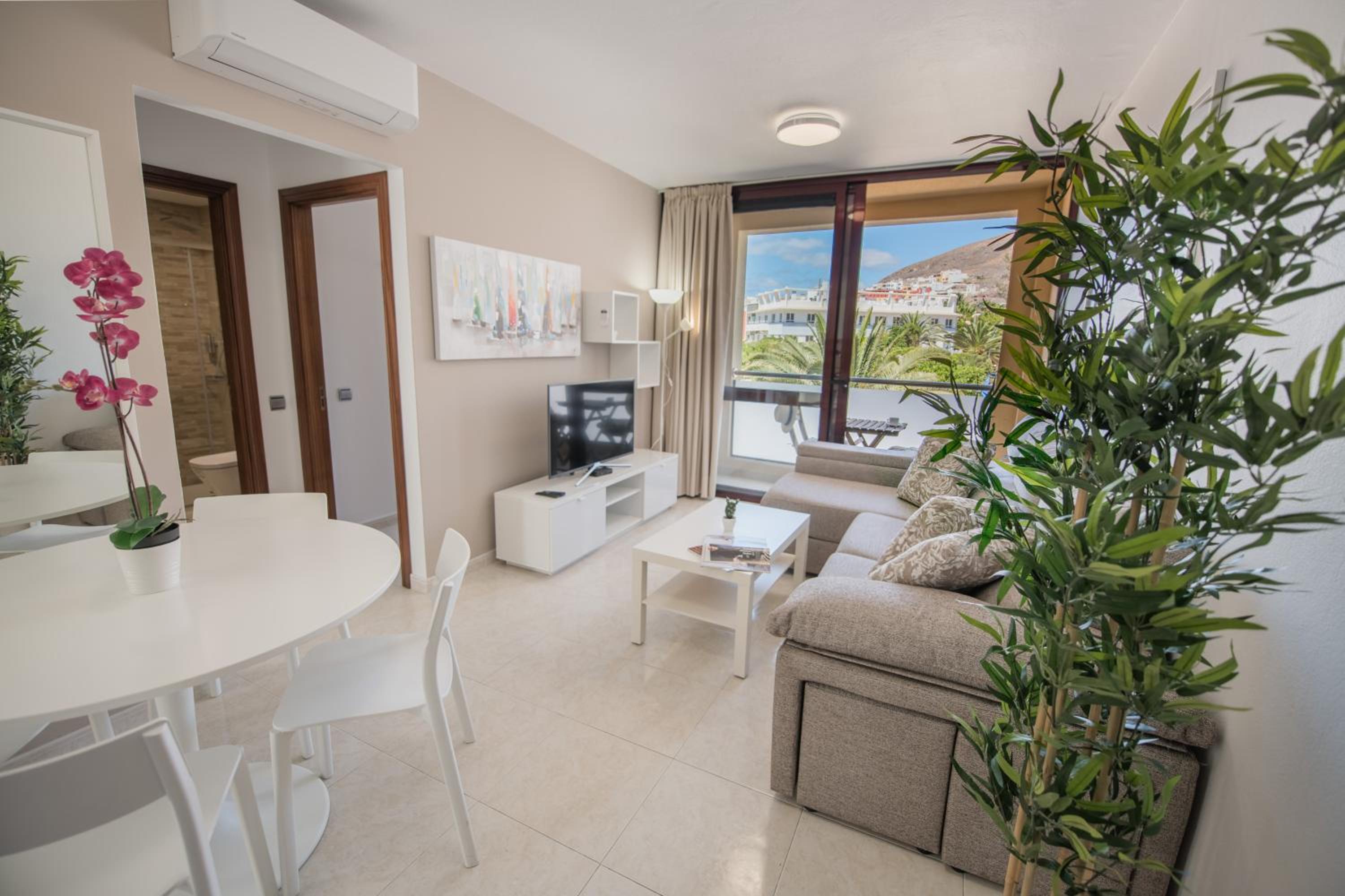Apartamento de dos habitaciones con vista al mar