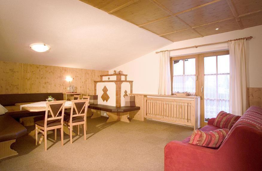 Three-Bedroom Apartment photo 3