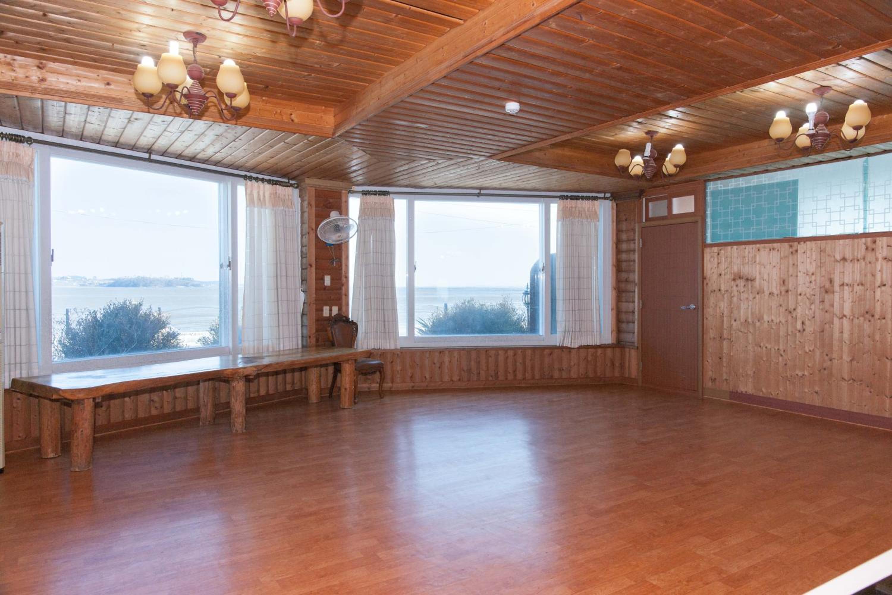 Family Room with Sea View photo 2