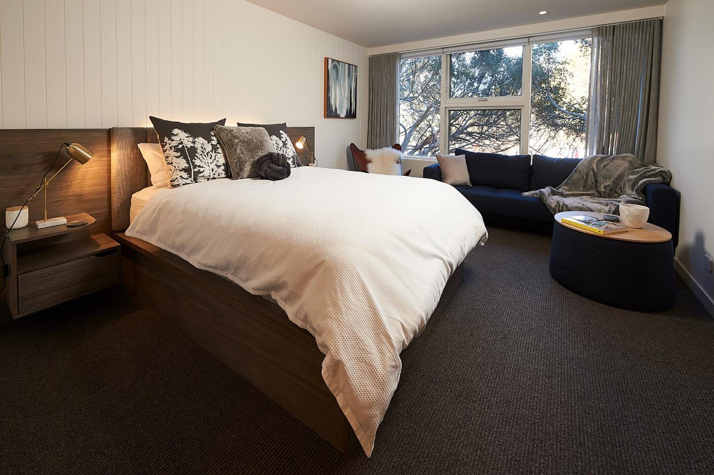 Deluxe Queen Room