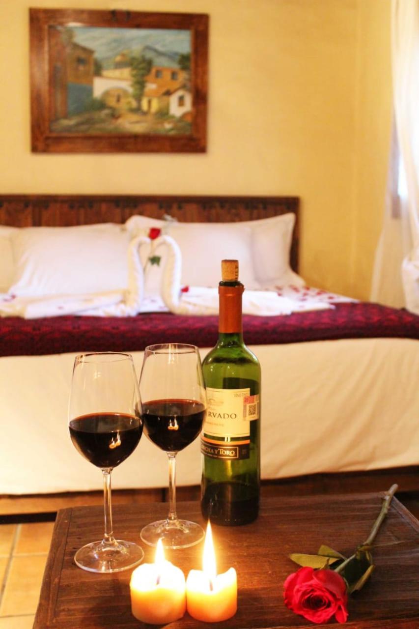 Honeymoon Suite - Photo 3