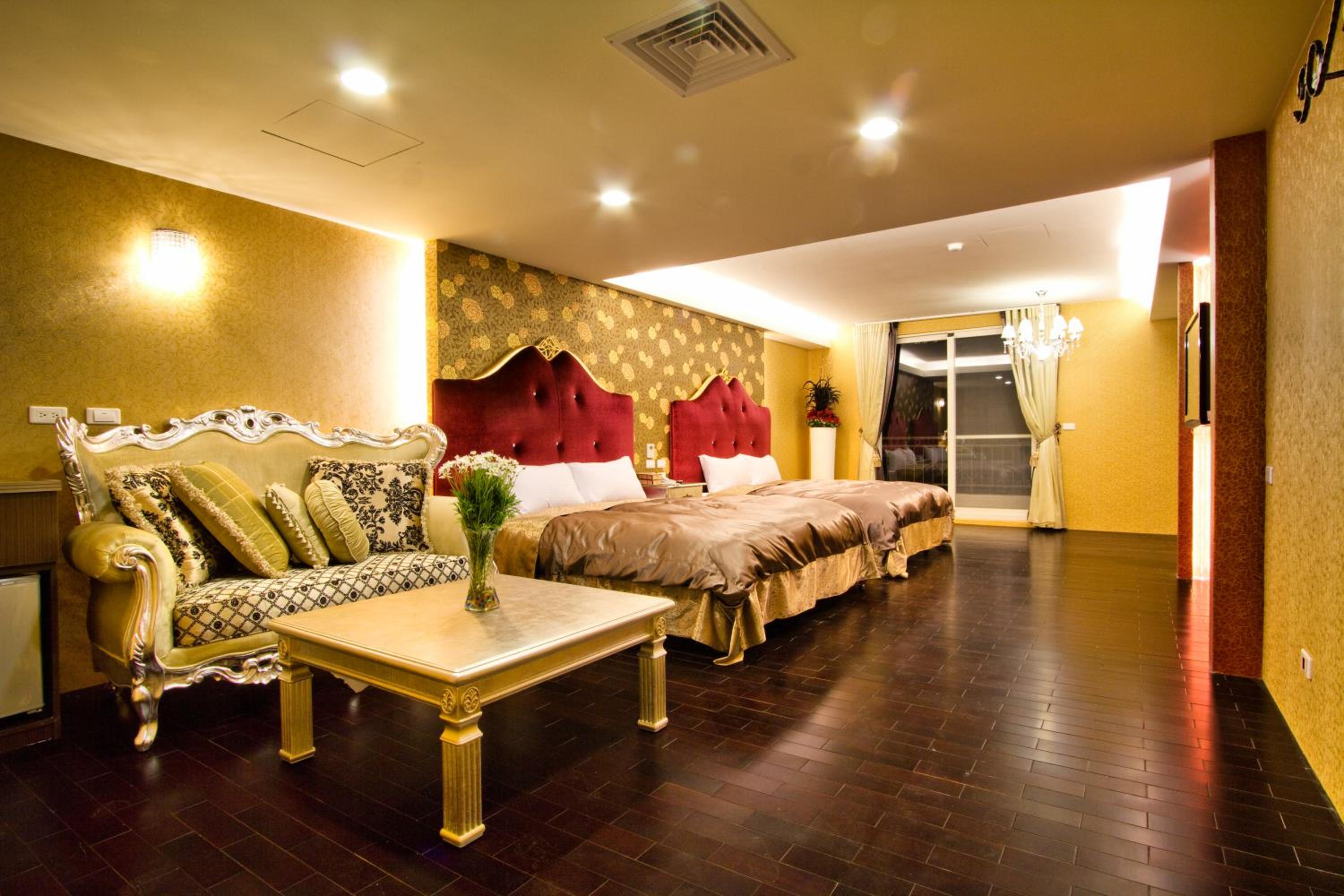Deluxe Family Room (4 Adults) photo 1