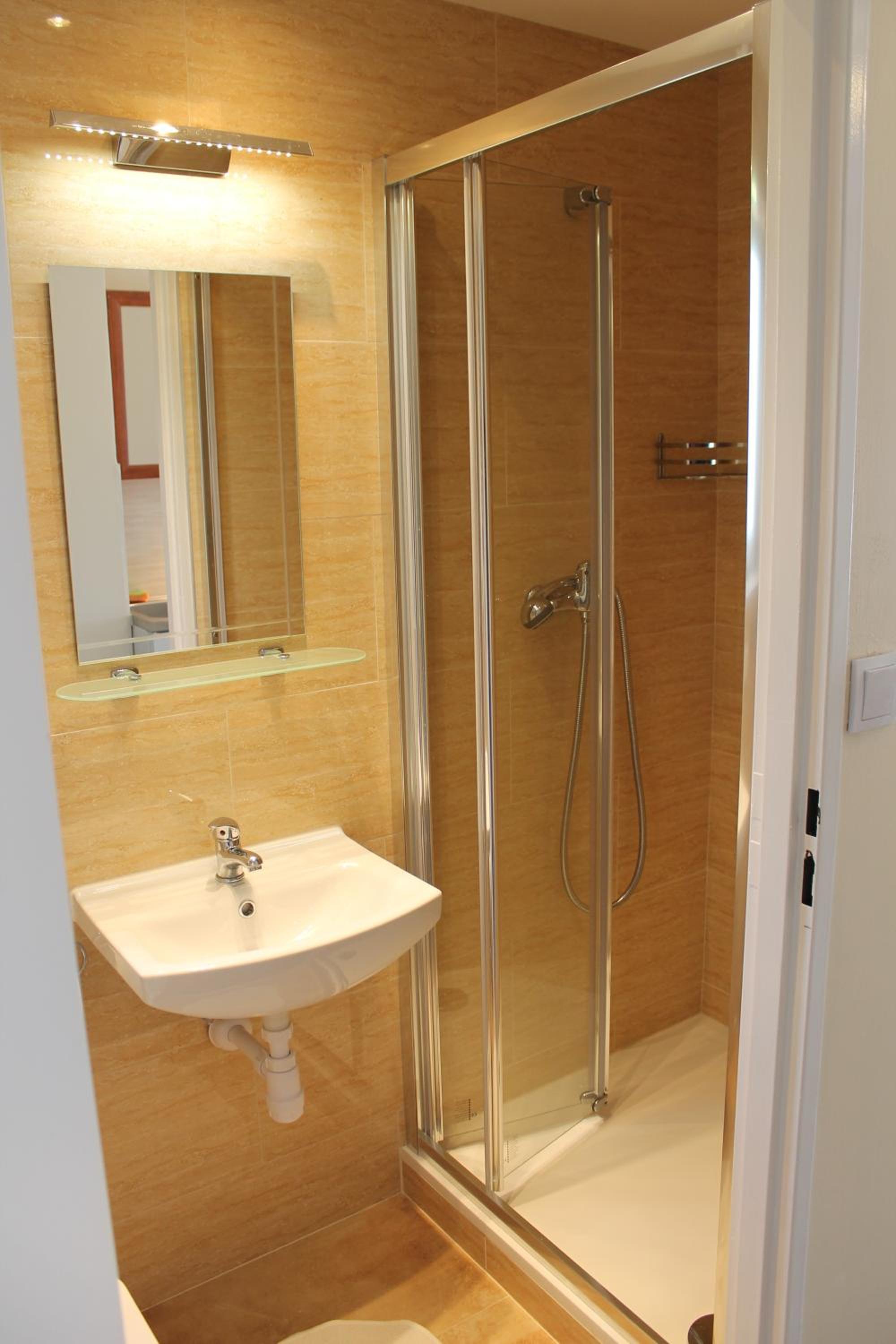 Double or Twin Room - Photo 23