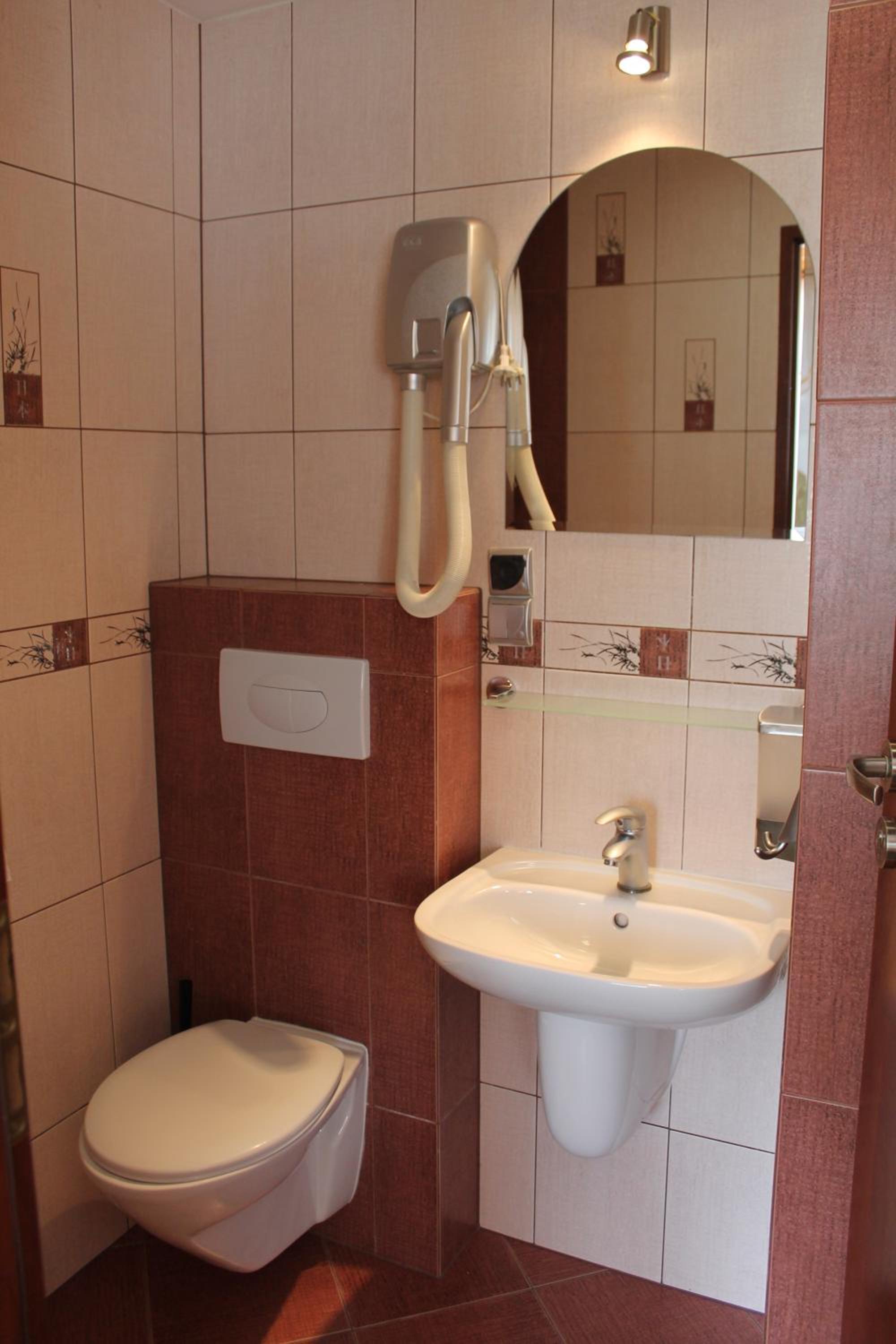 Quadruple Room - Photo 12