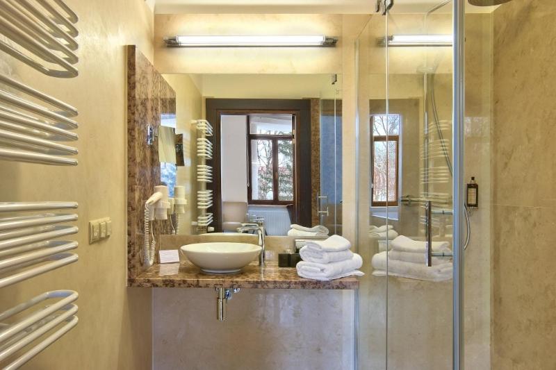 Standard Double or Twin Room - Photo 2