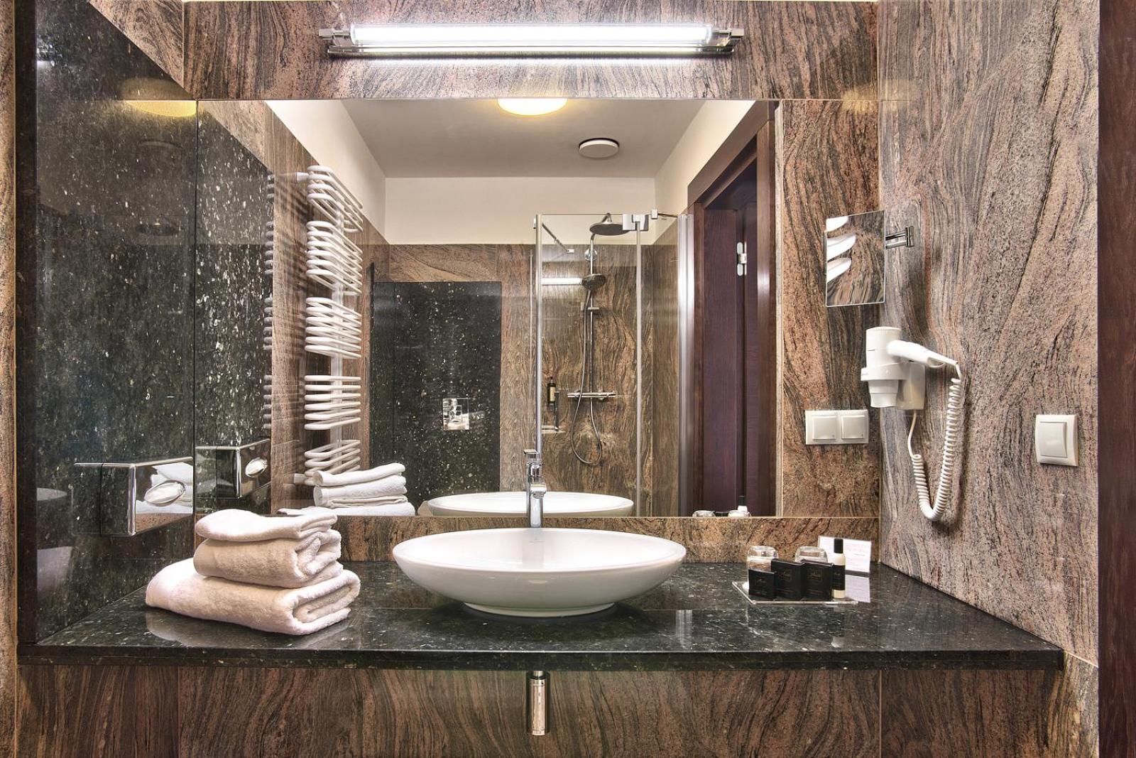Luxury Double or Twin Room - Photo 4