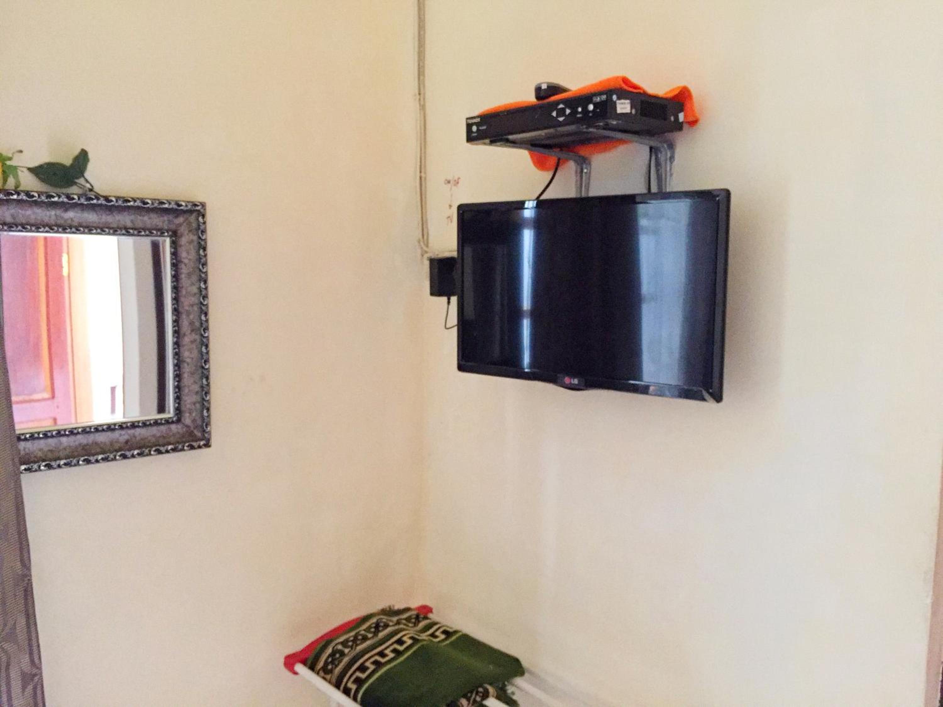 Double Room with Private Bathroom - Photo 9