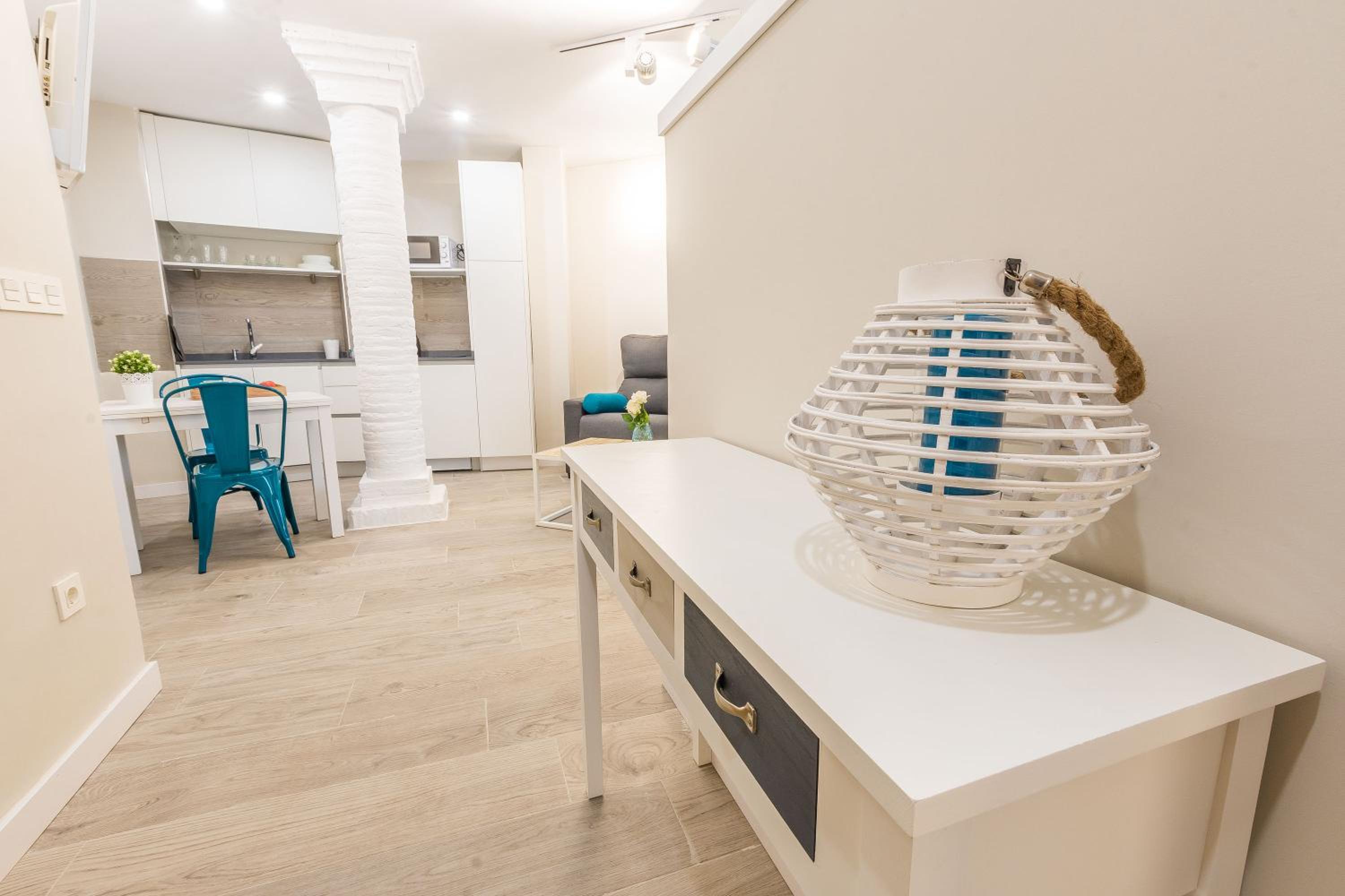 Studio Apartment - Photo 3