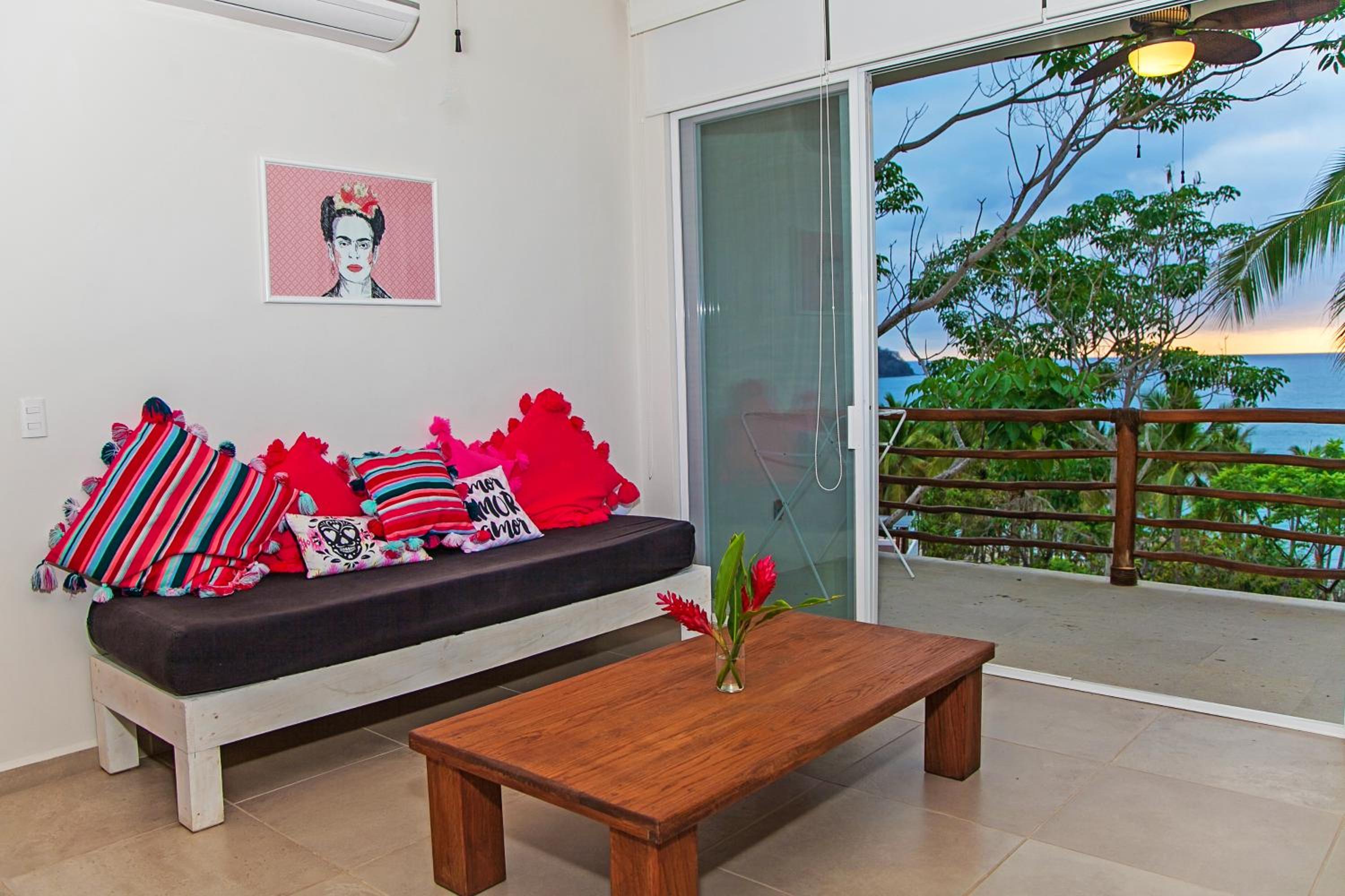 Apartment photo 2