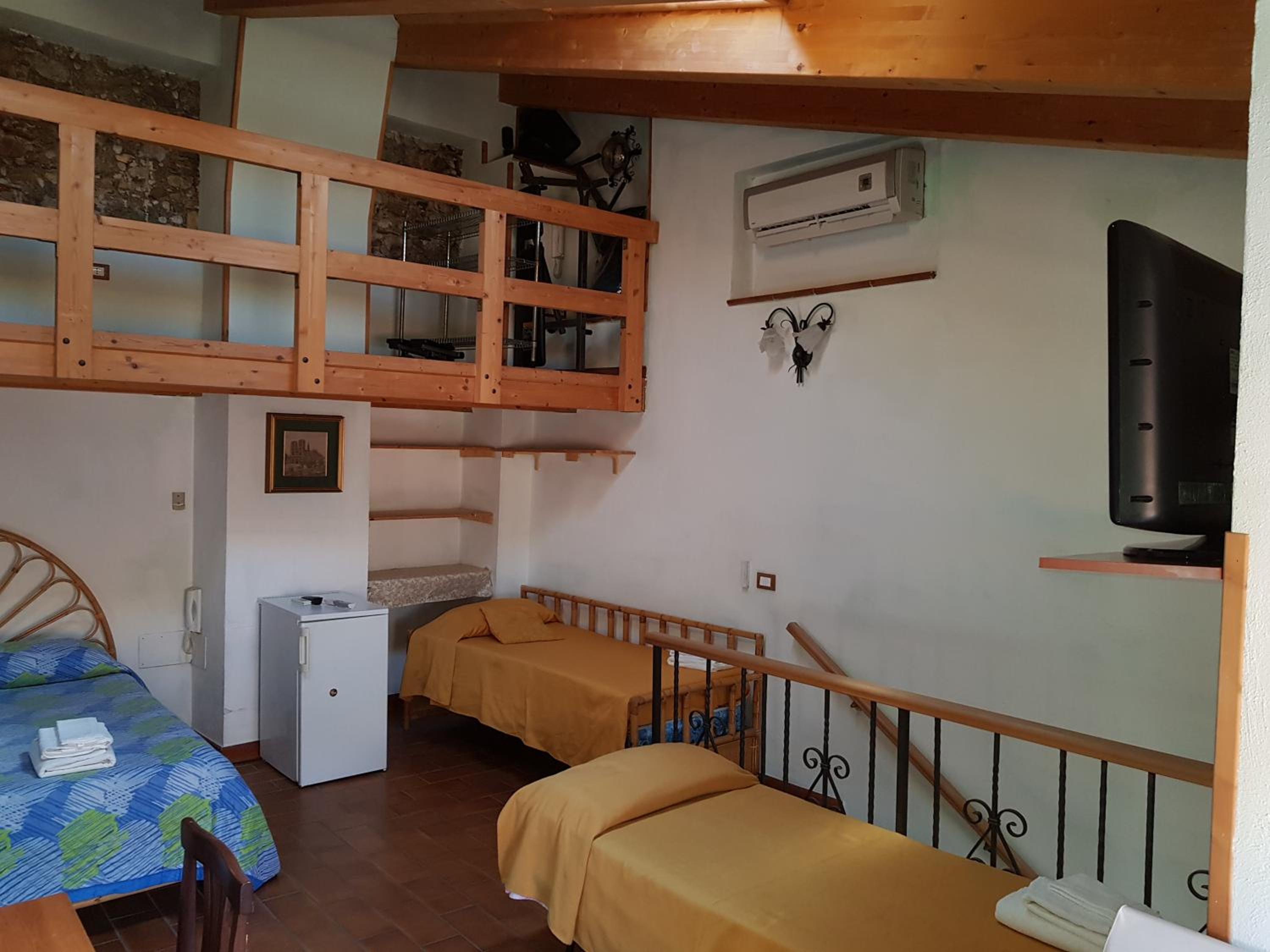 Classic Quadruple Room photo 3