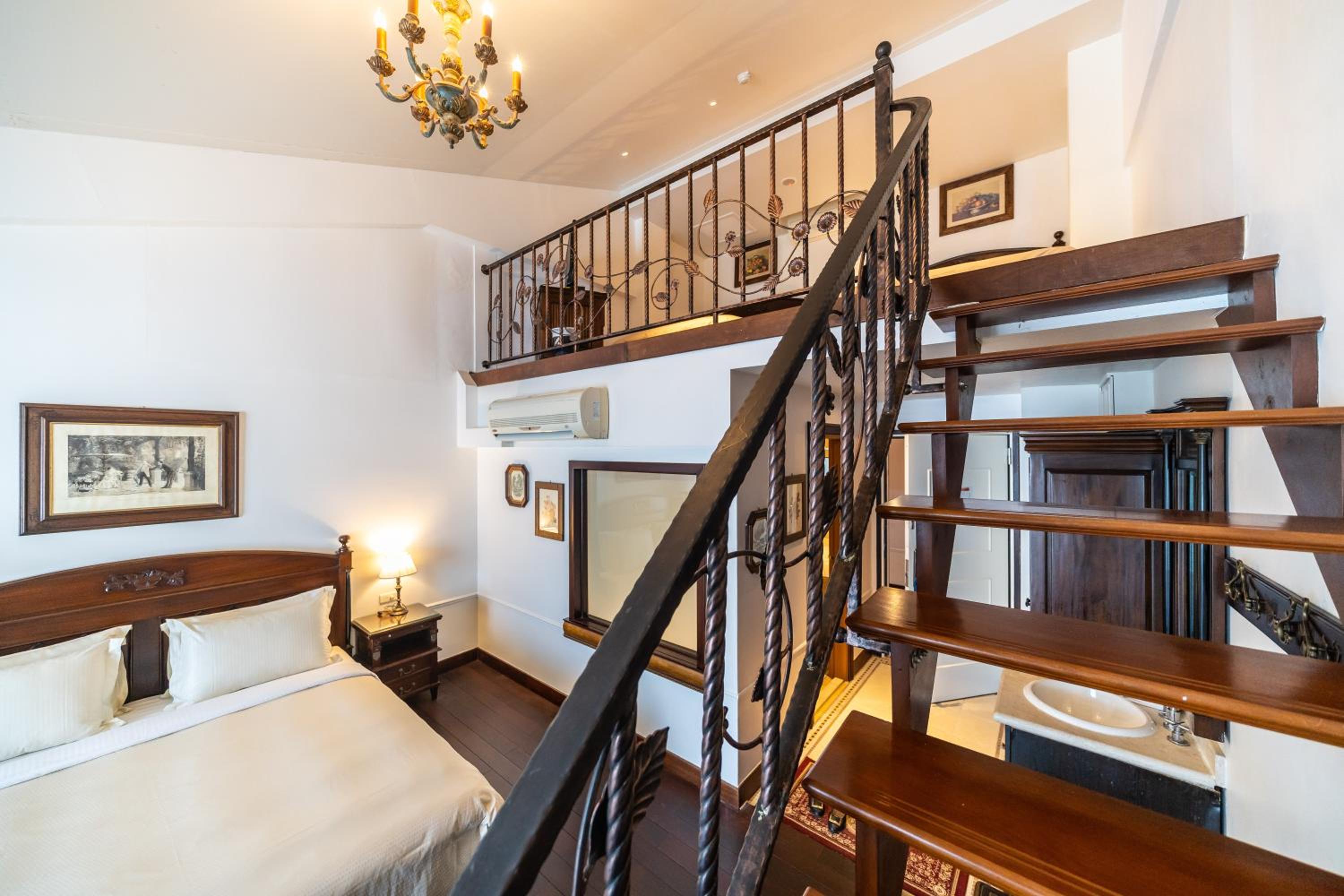 Duplex Suite (4 Adults)