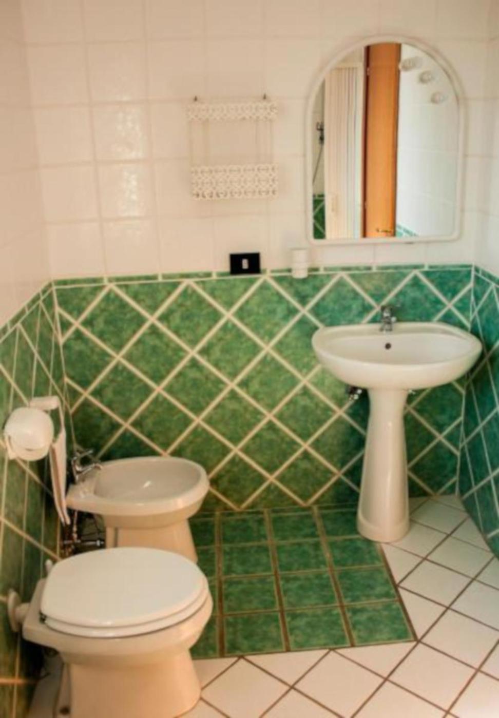 Basic Triple Room with Shared Bathroom