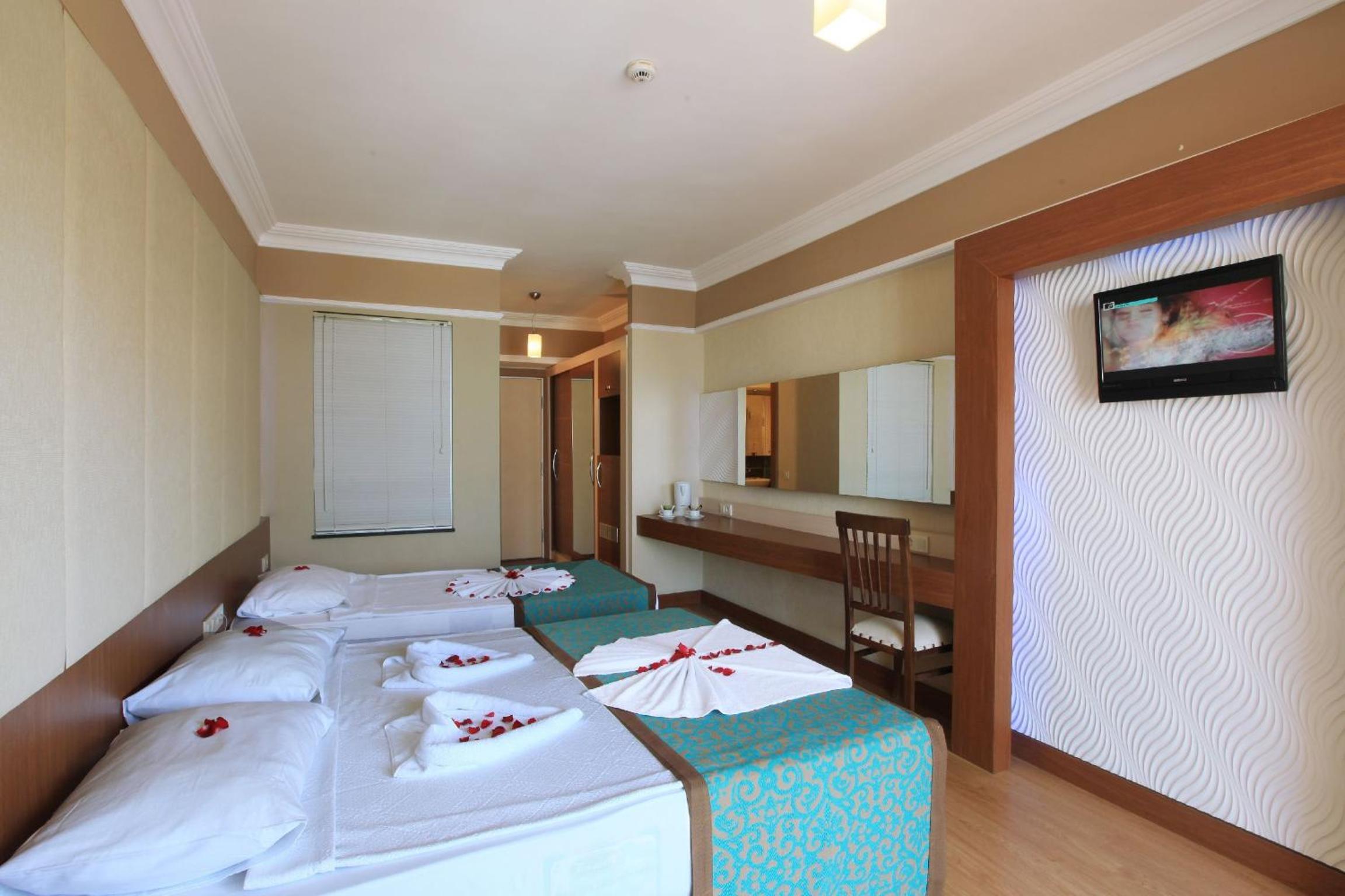 Triple Room