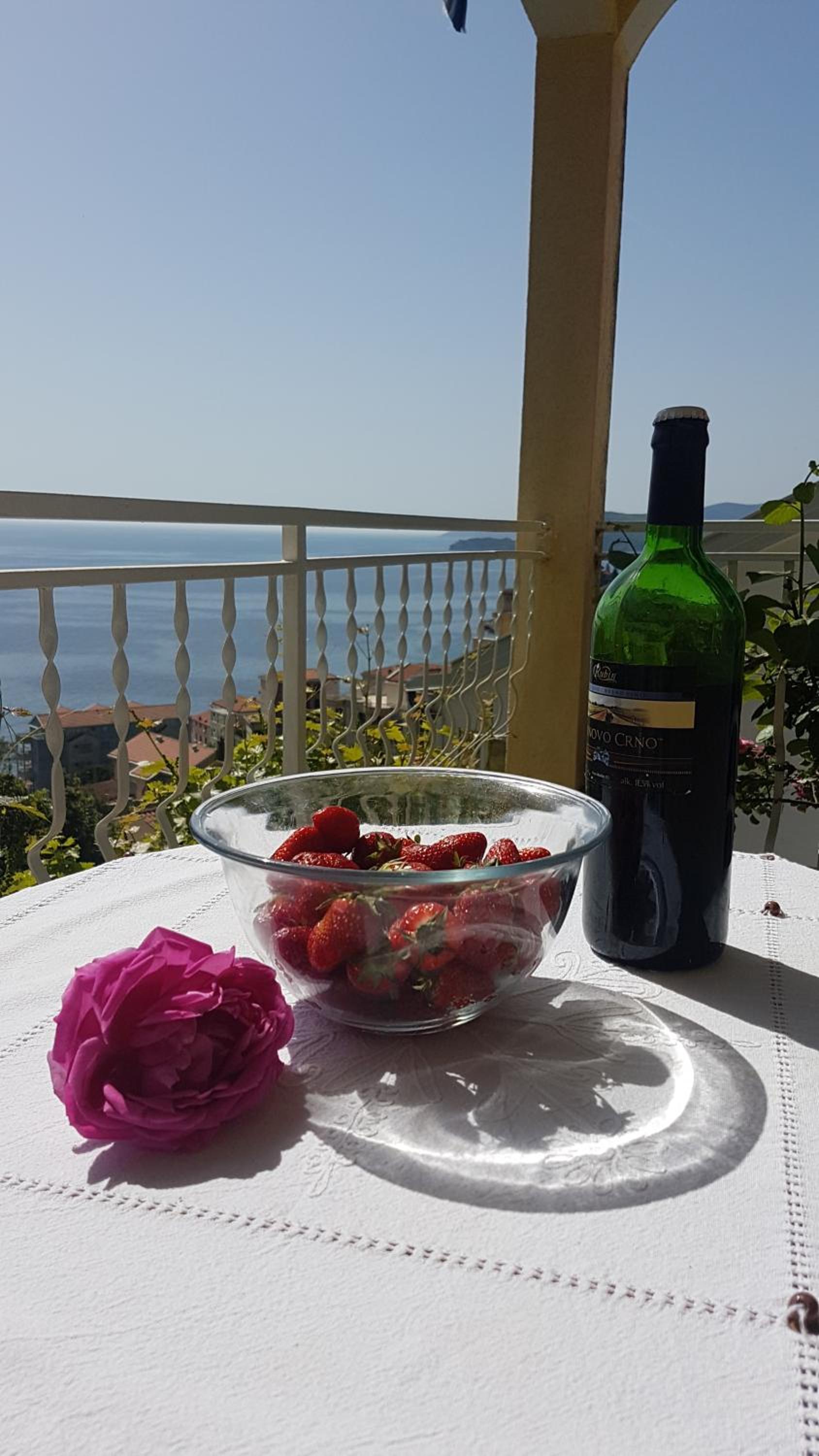 Apartment with Sea View photo 2