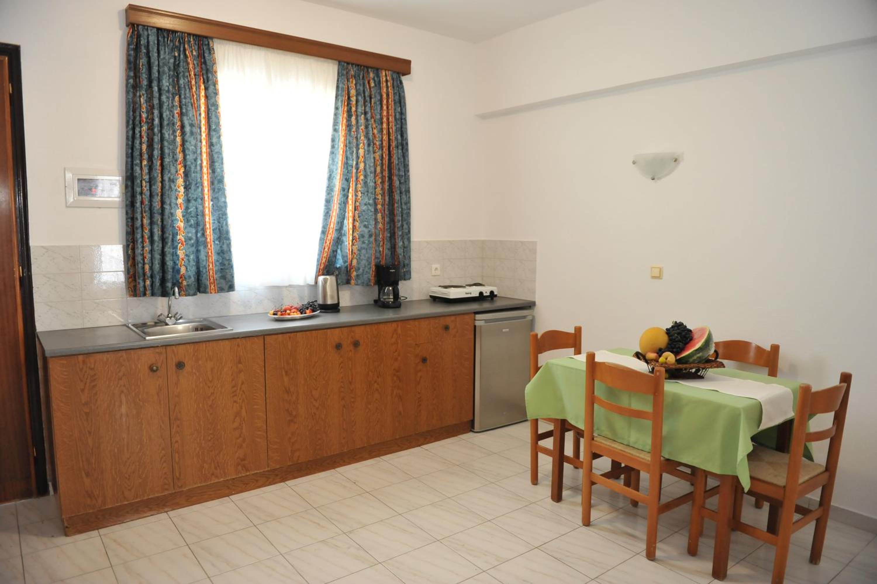 Standard Family Room - Photo 13