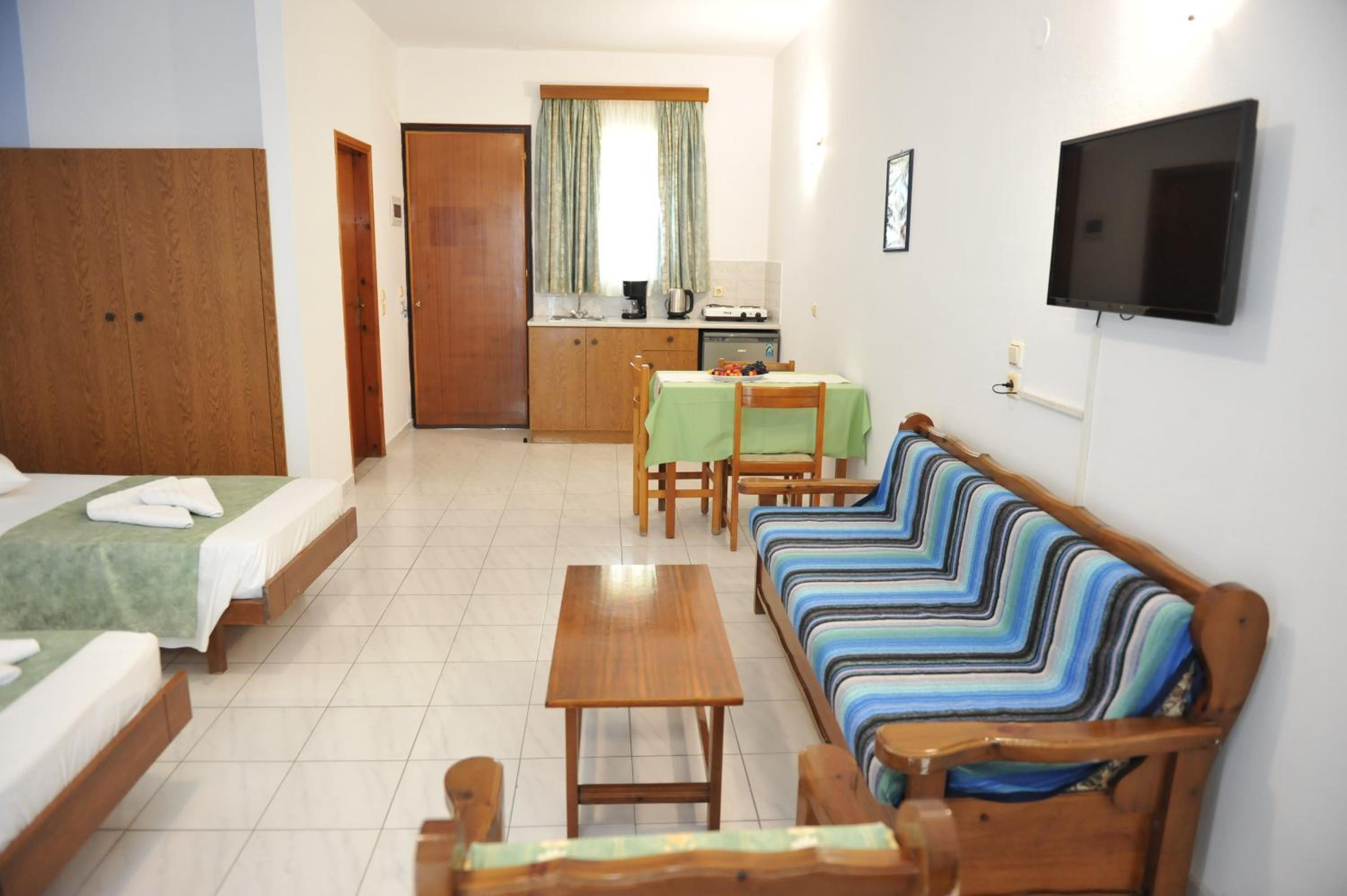 Triple Room - Photo 1