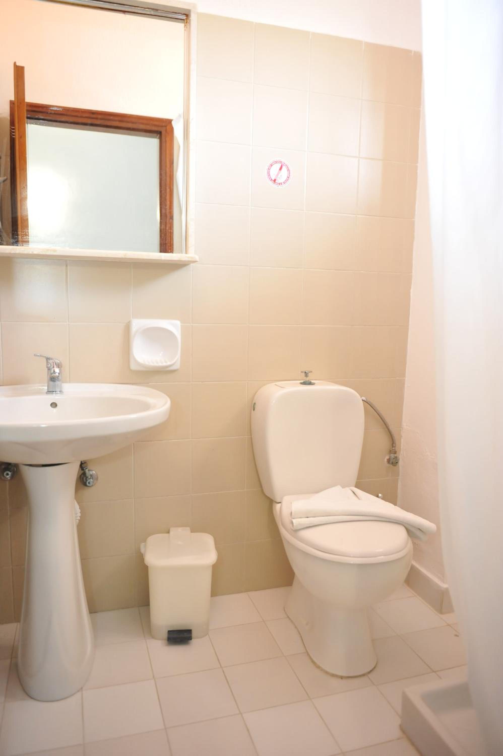 One-Bedroom Apartment - Photo 9