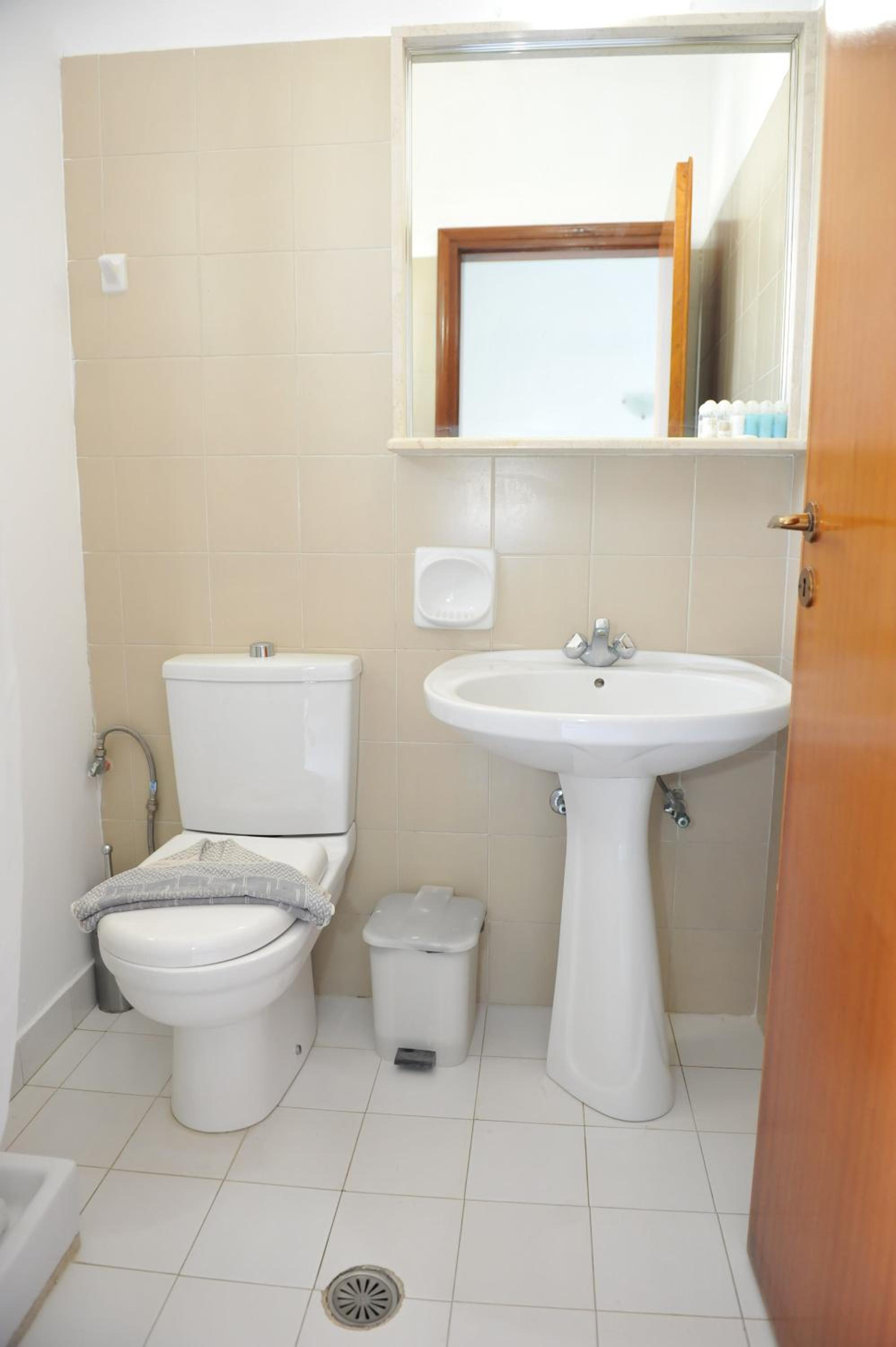 One-Bedroom Apartment - Photo 12