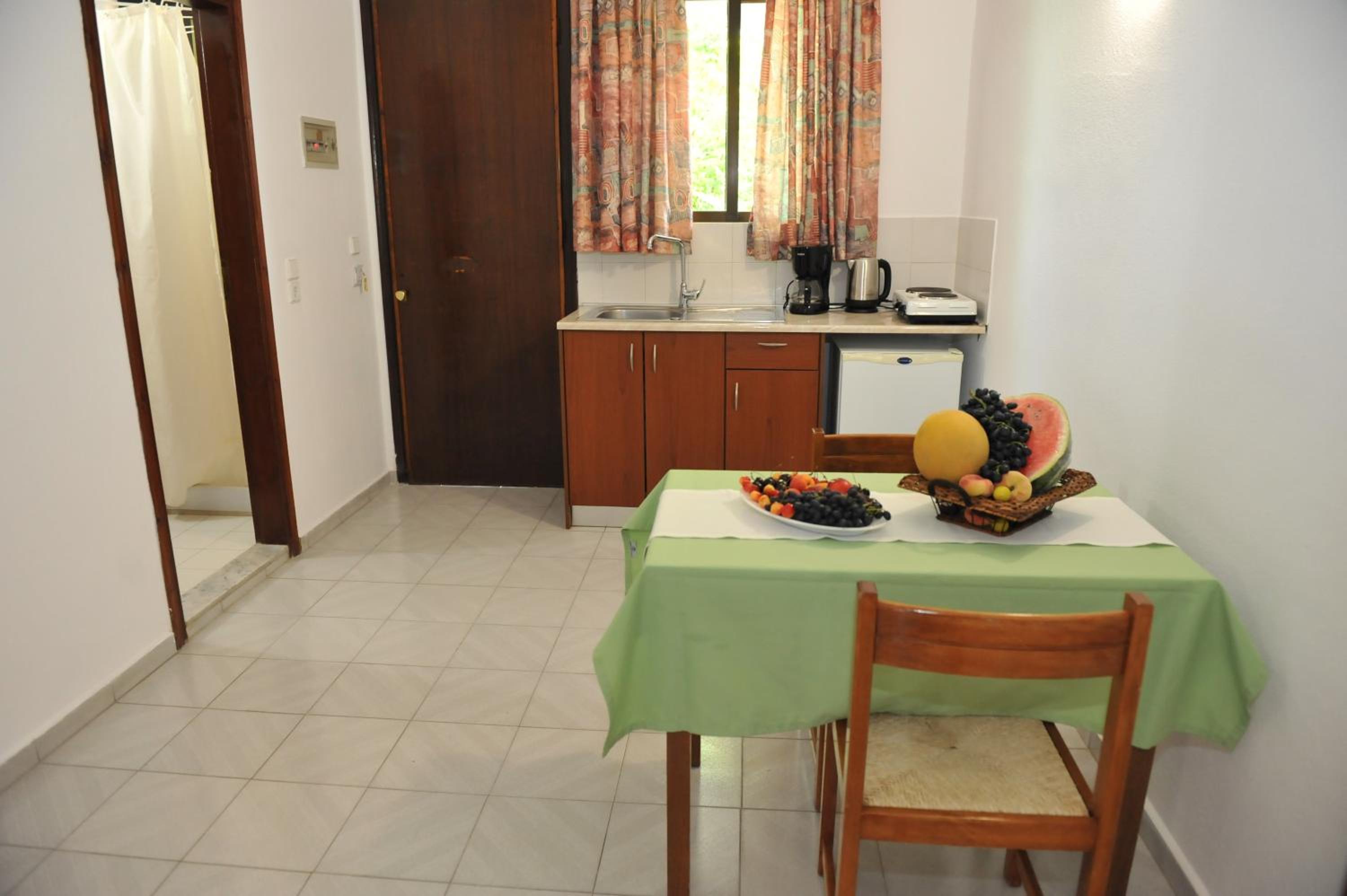 One-Bedroom Apartment - Photo 19