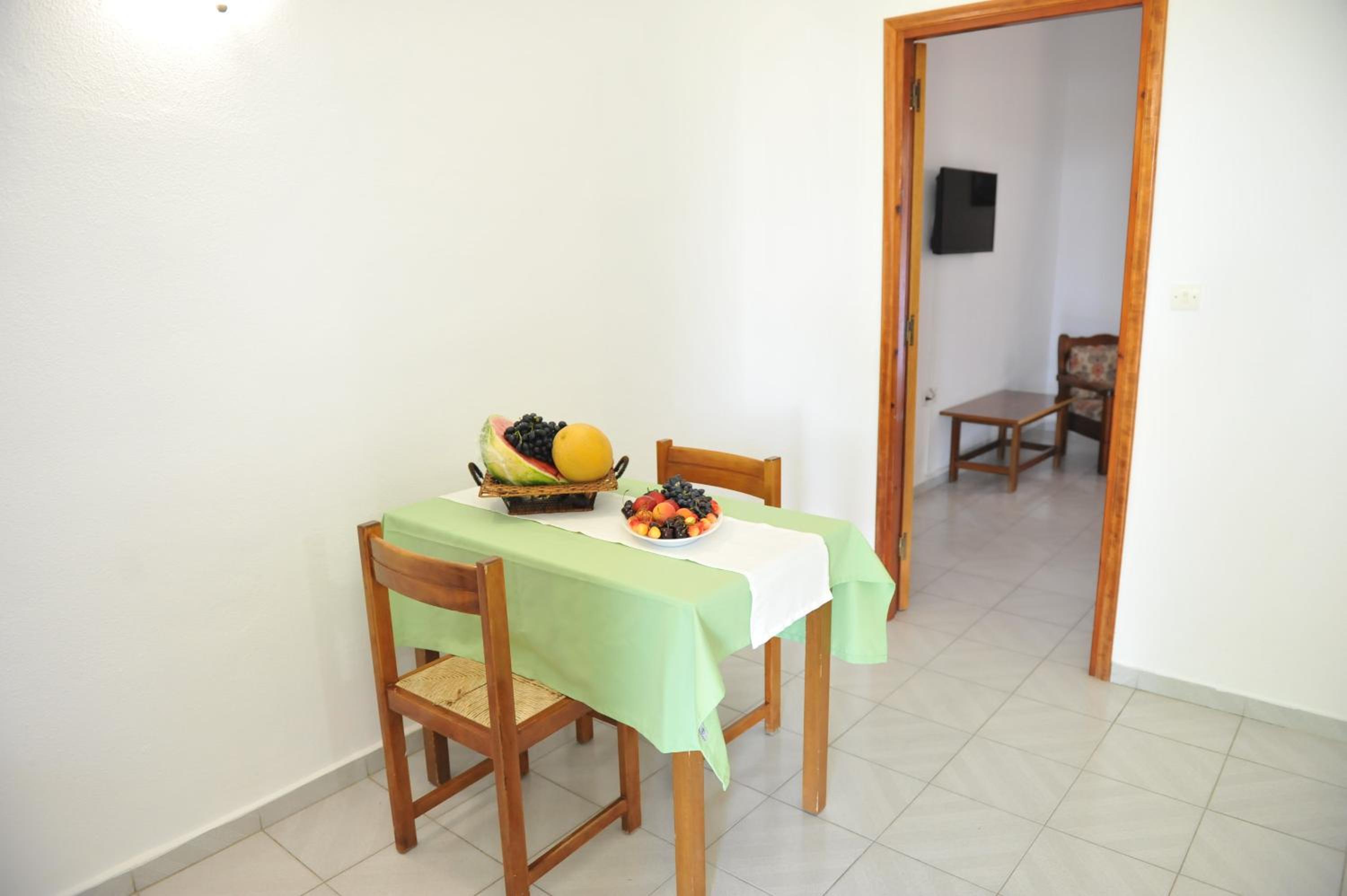 One-Bedroom Apartment - Photo 20