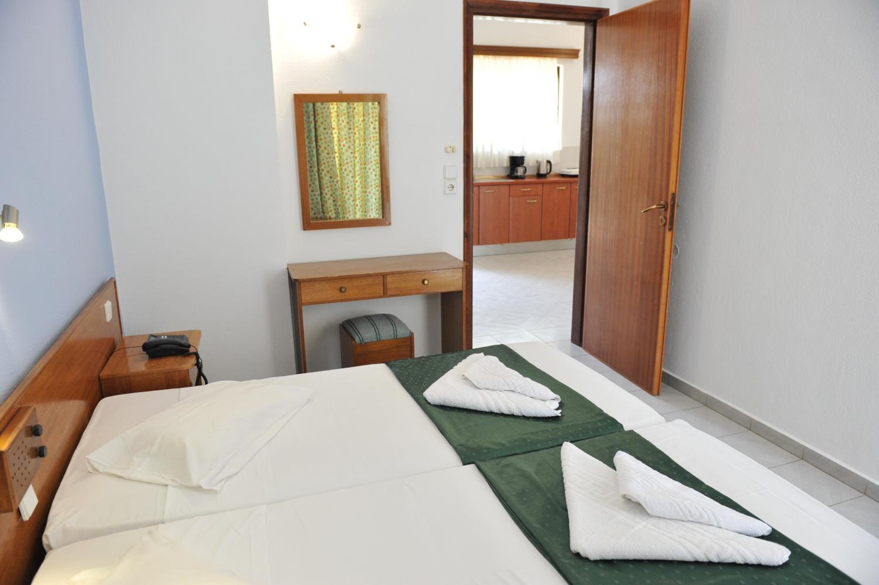 Standard Family Room - Photo 5