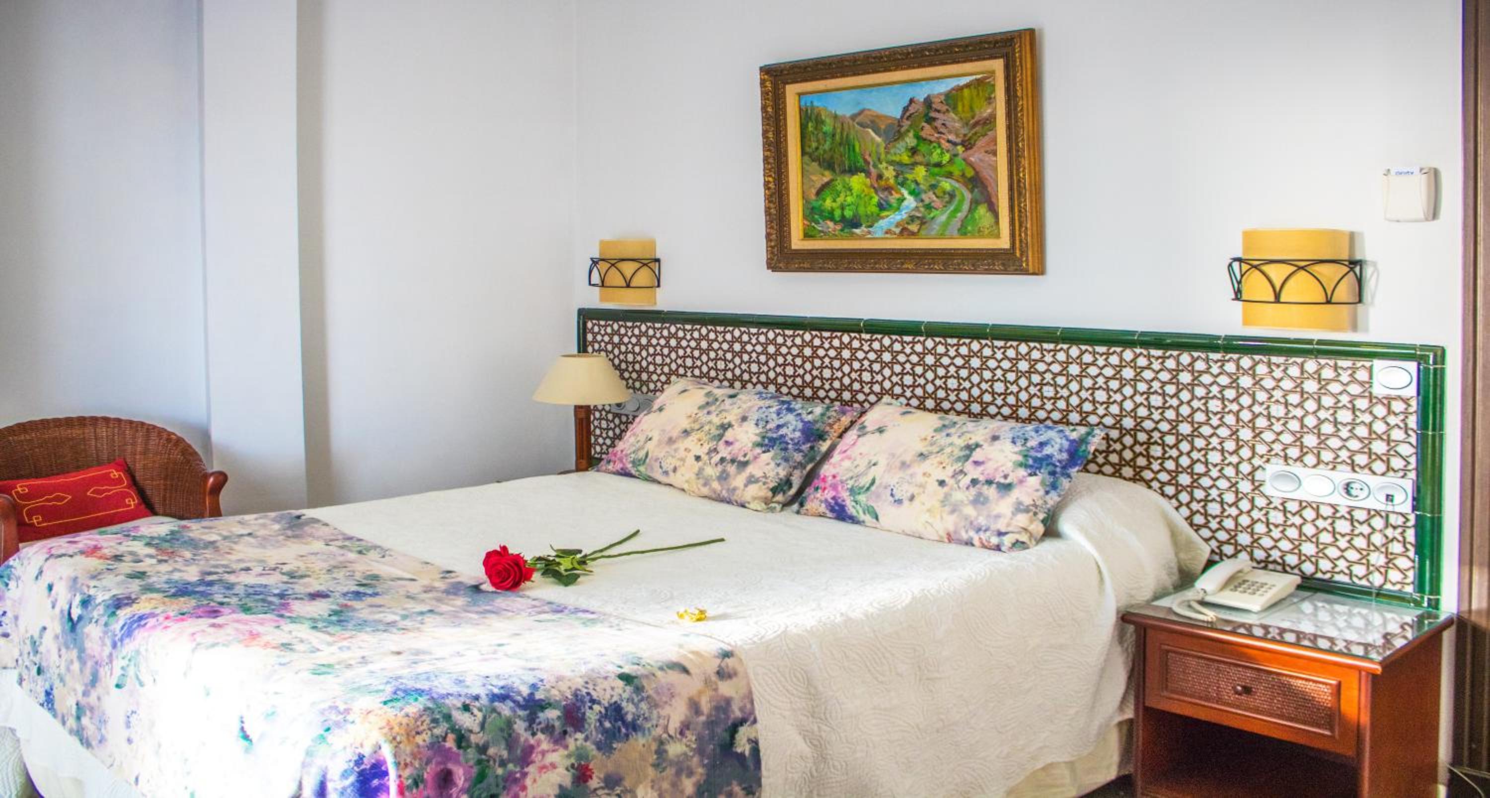 Superior Double or Twin Room with Terrace - Photo 7