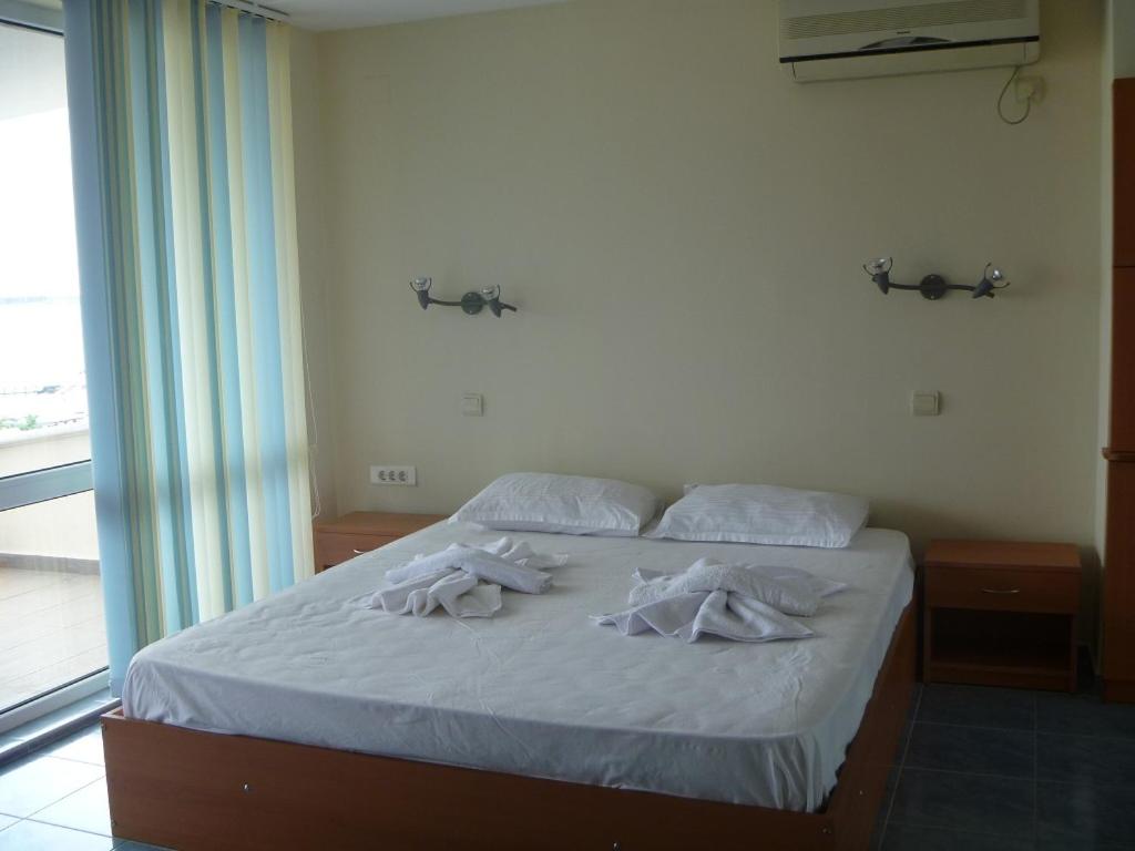 Two-Bedroom Apartment with Sea View photo 3