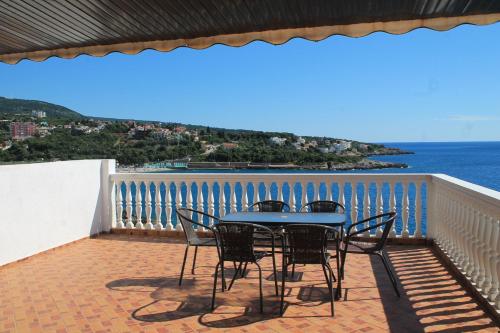 Studio Apartment with Sea View