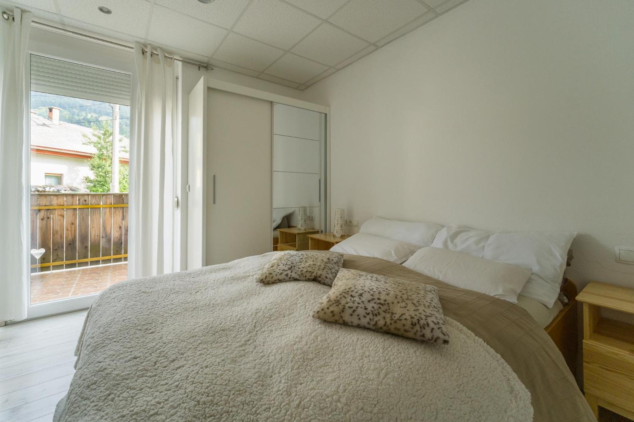 Double Room with Balcony - Photo 1