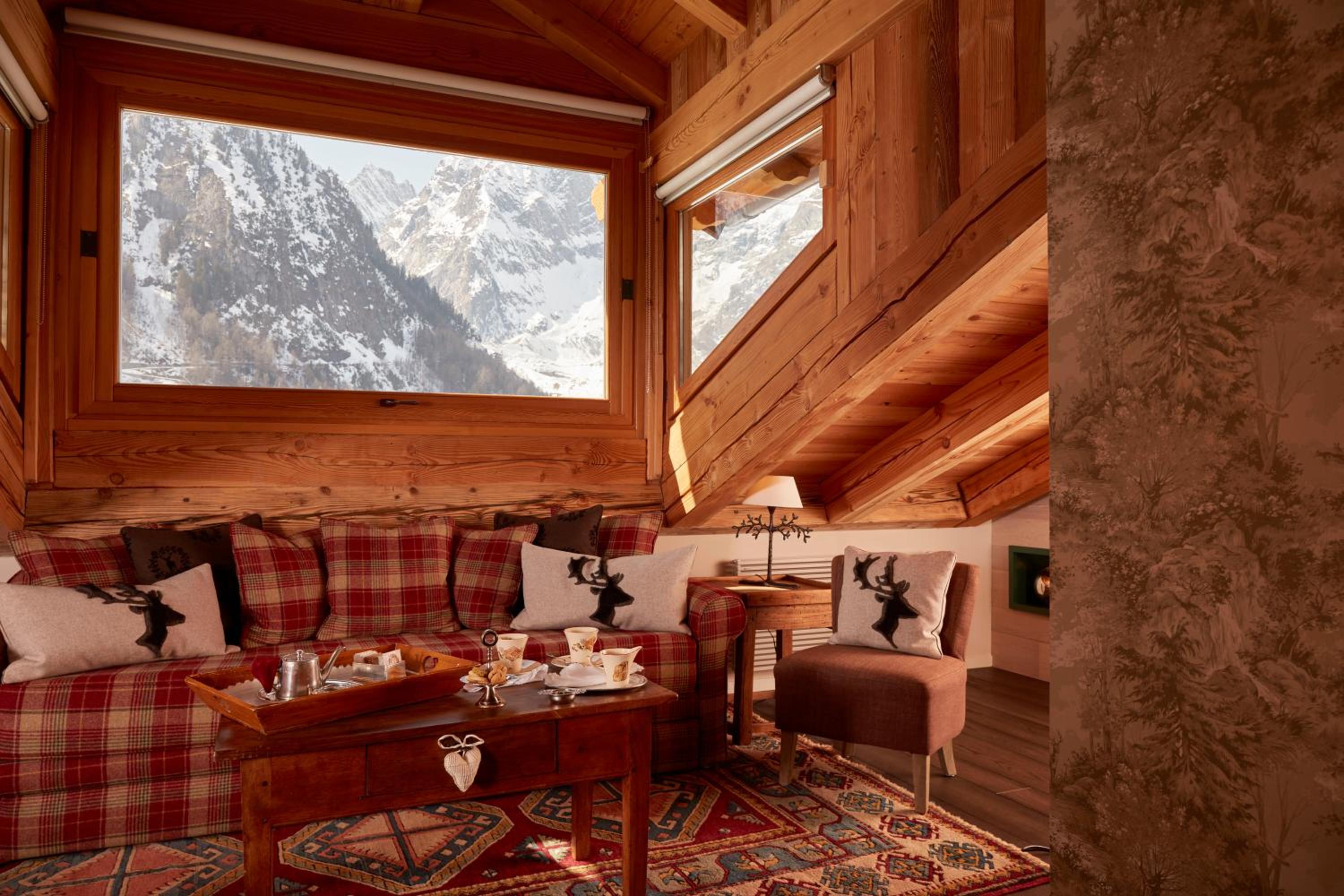 Suite with Sauna and Mont Blanc View photo 2