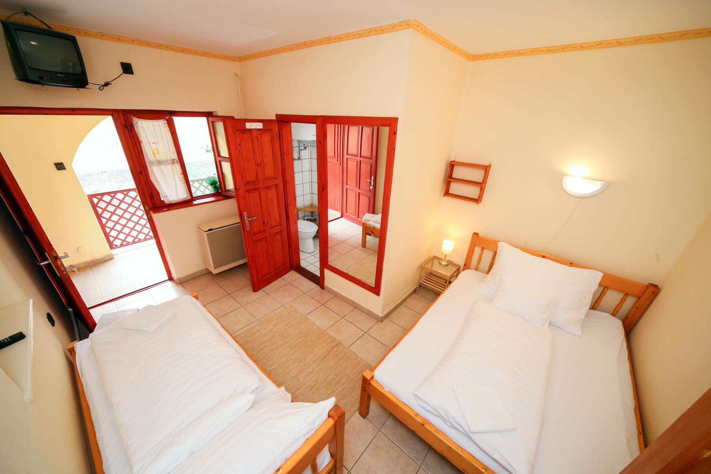 Double Room with Private Bathroom photo 3