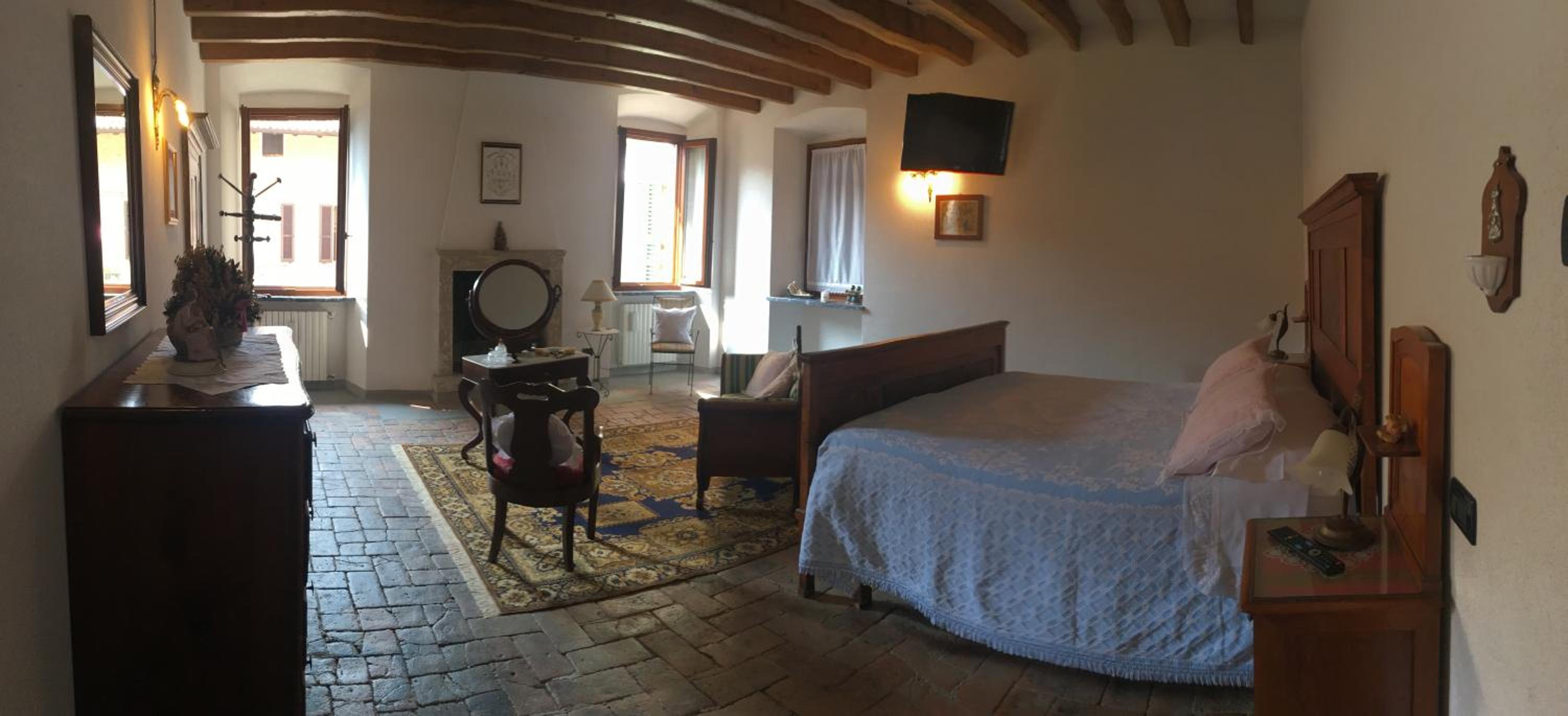 Double Room with Private Bathroom - Photo 4